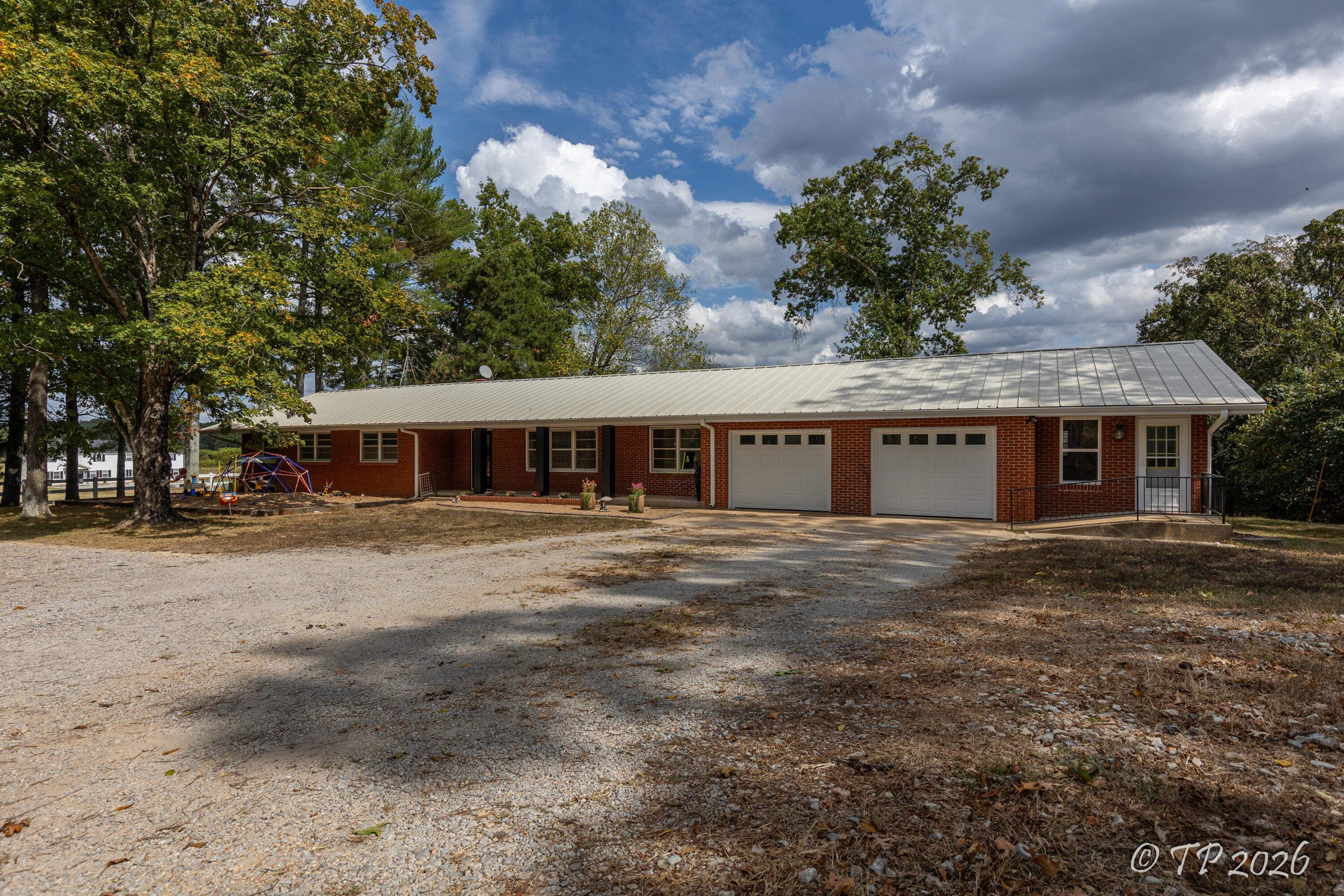 2816 Burke Avenue Property Photo 1