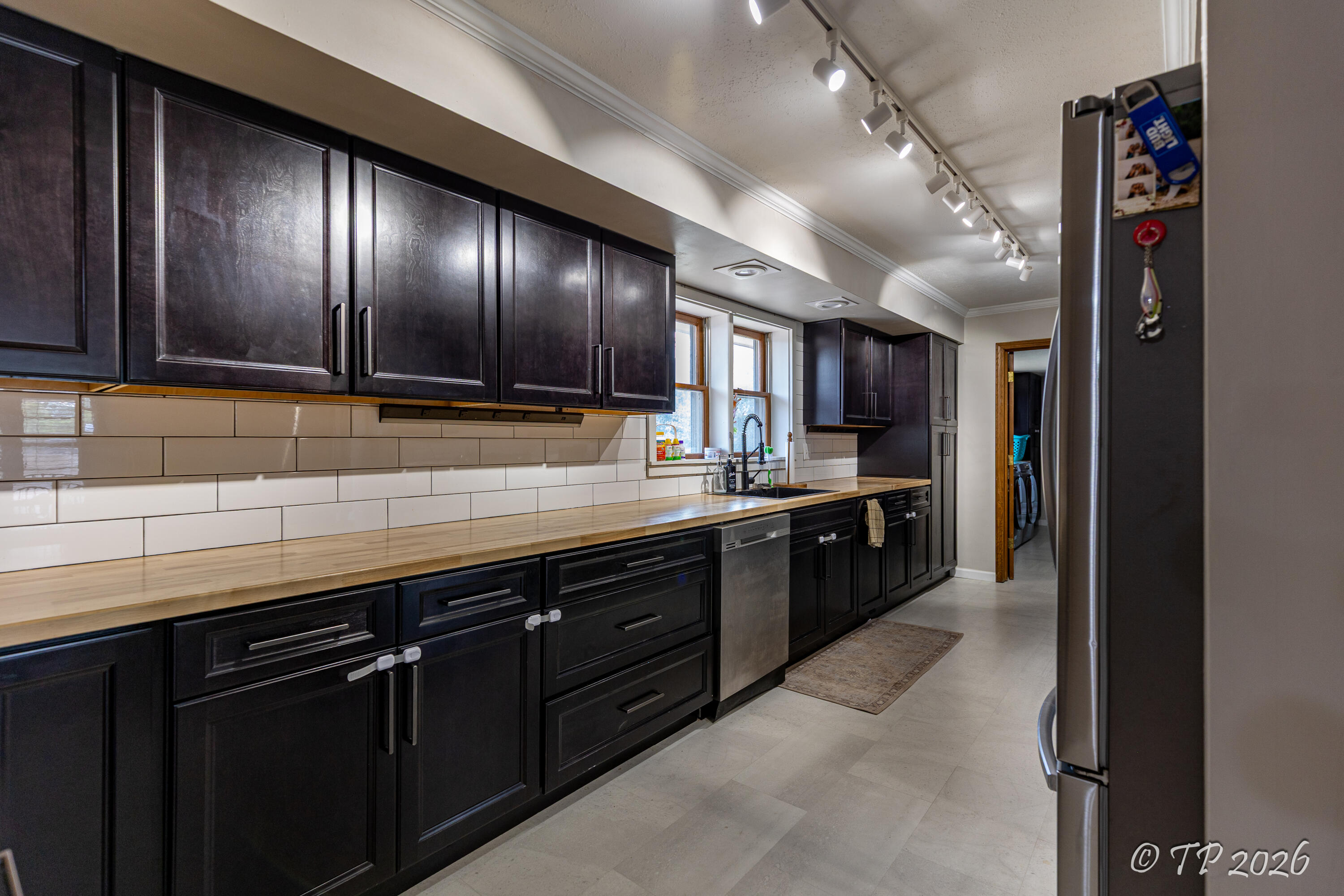2816 Burke Avenue Property Photo 8