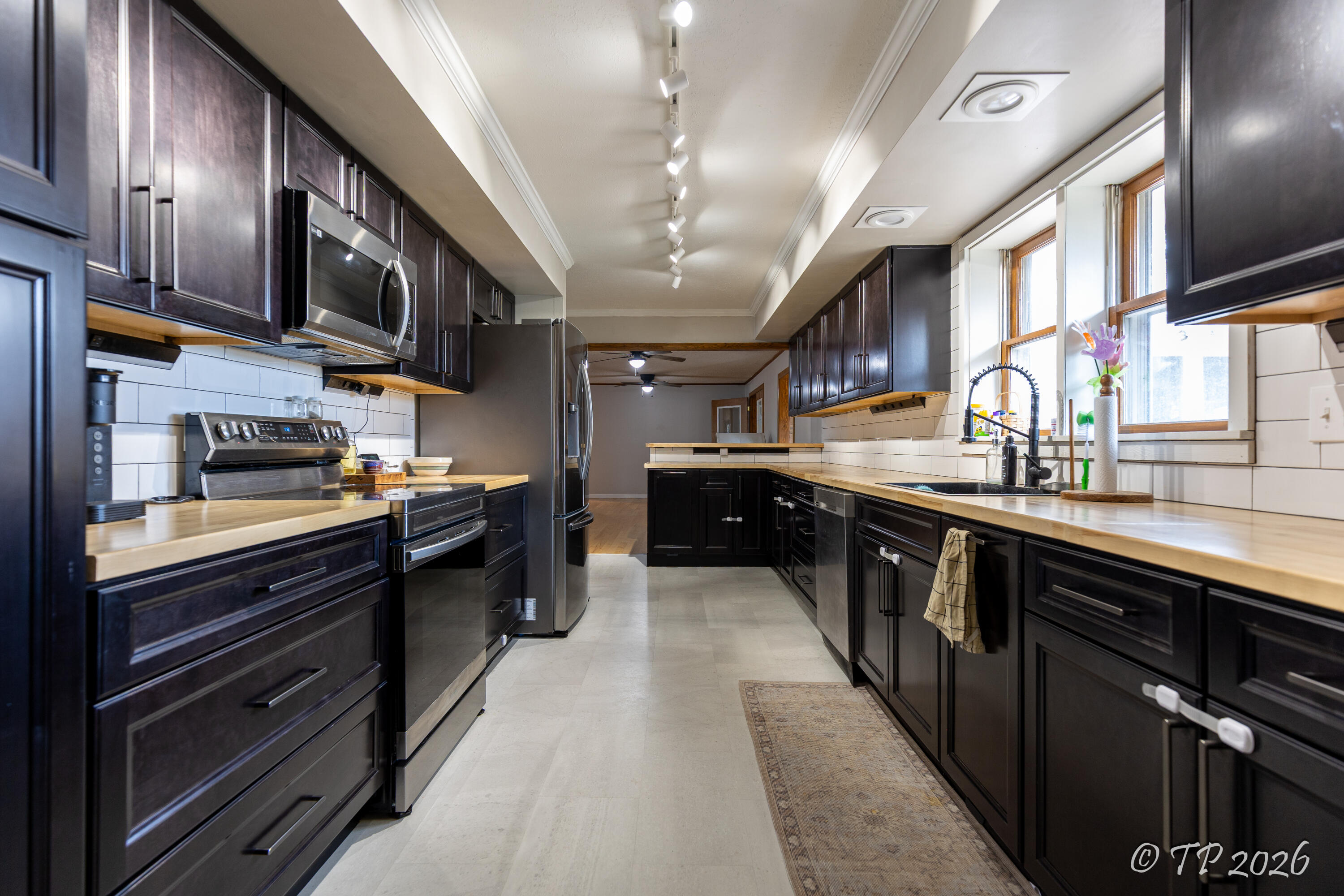 2816 Burke Avenue Property Photo 11