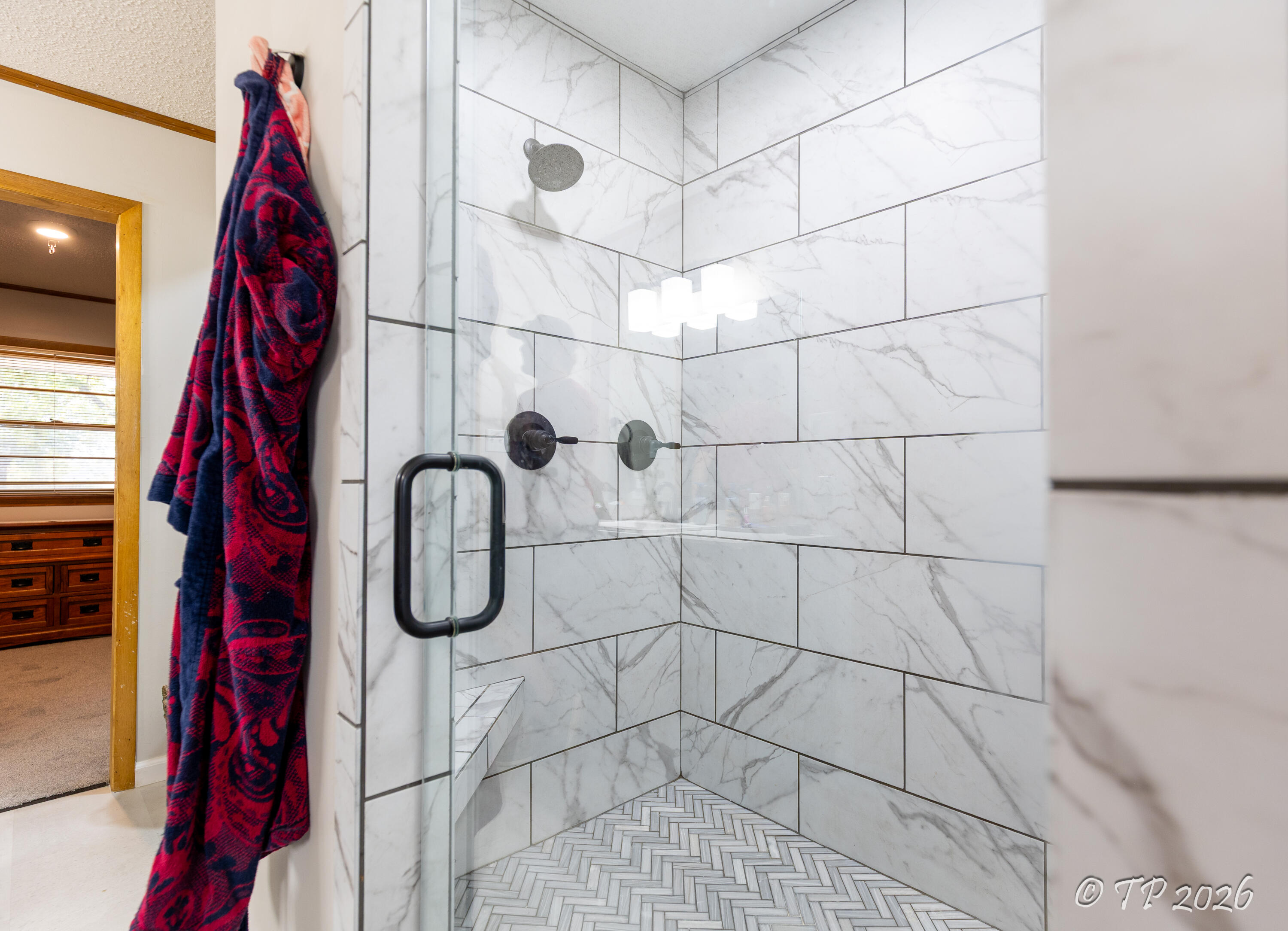2816 Burke Avenue Property Photo 23