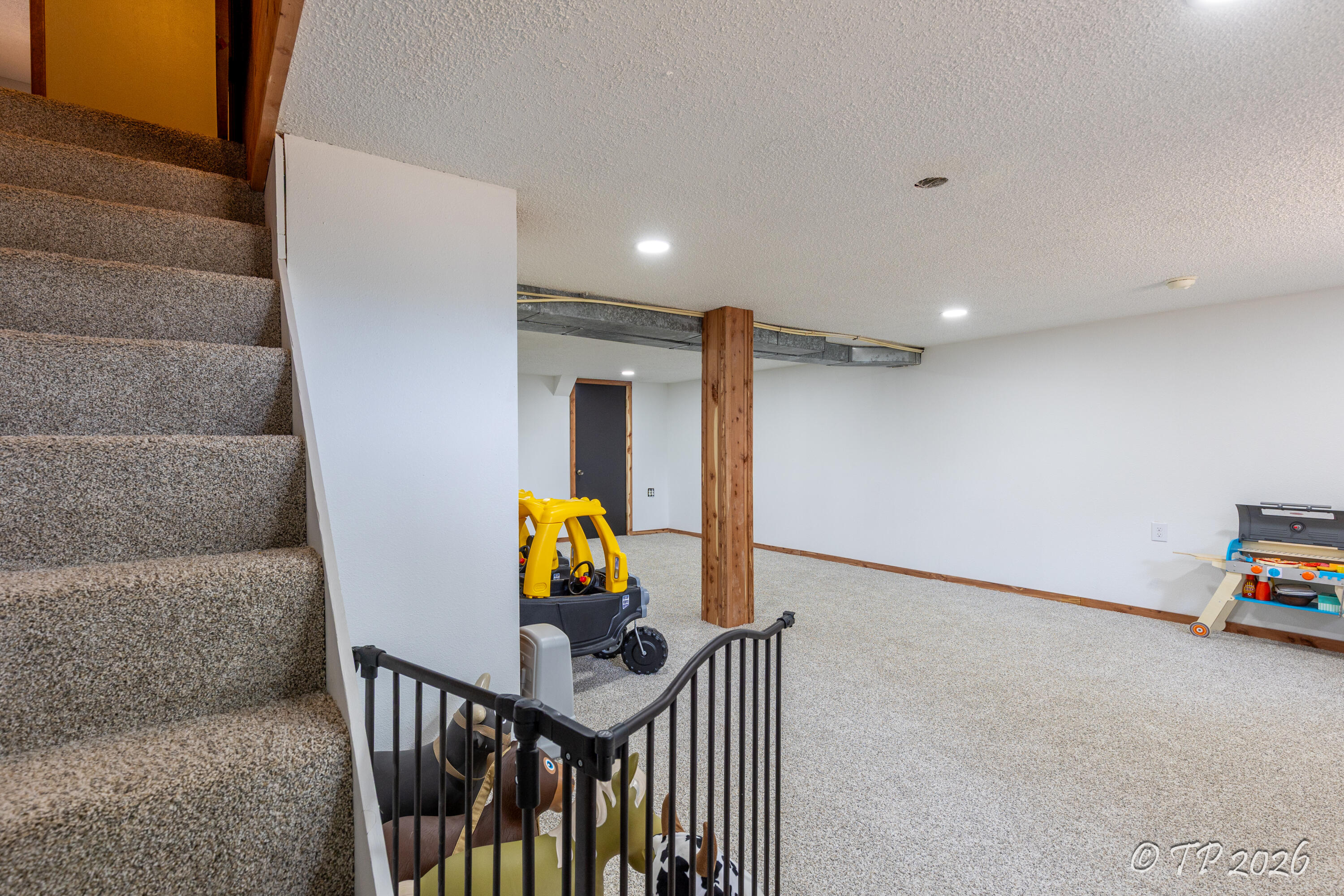 2816 Burke Avenue Property Photo 32