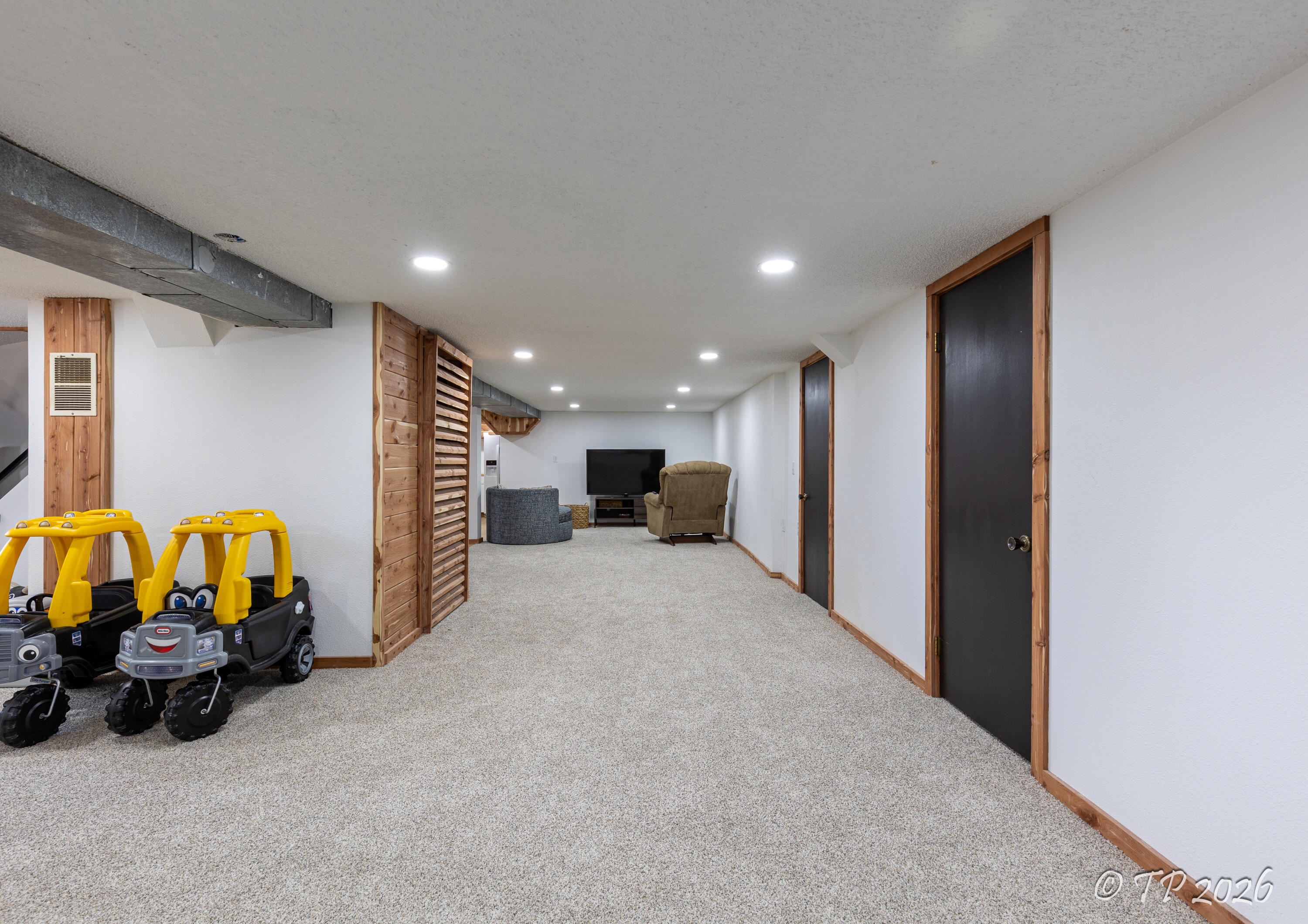 2816 Burke Avenue Property Photo 33