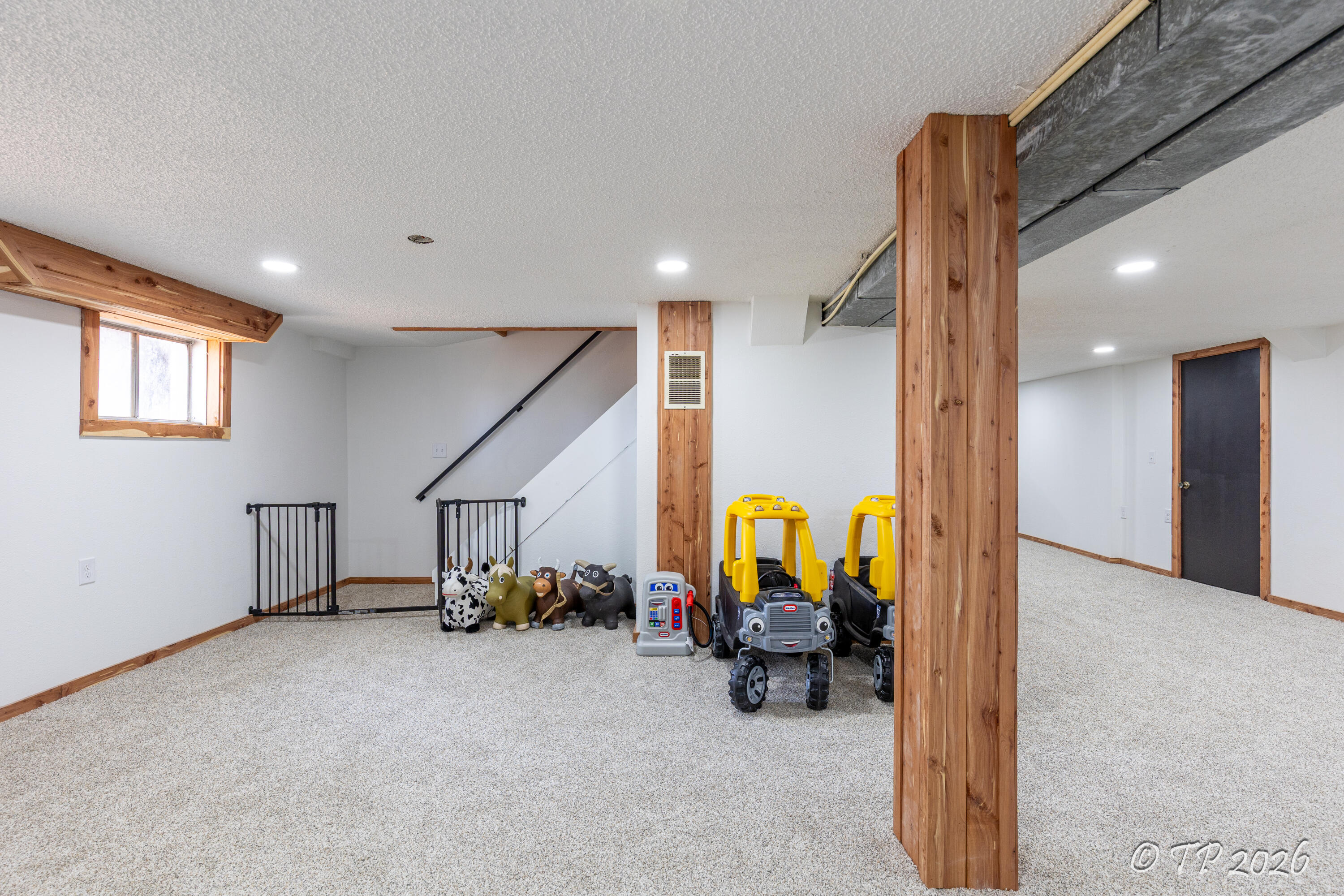 2816 Burke Avenue Property Photo 34