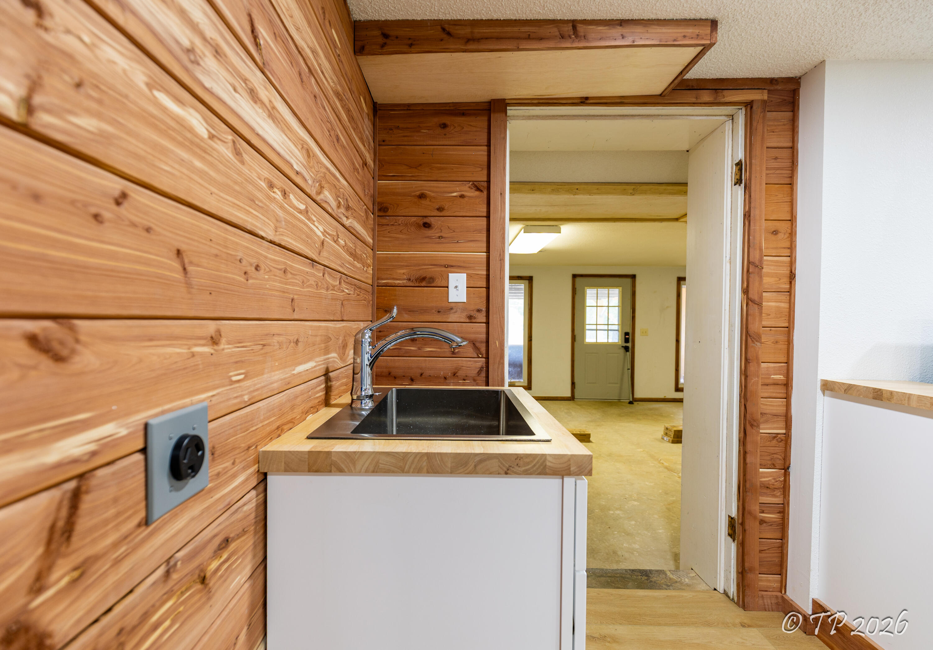 2816 Burke Avenue Property Photo 38