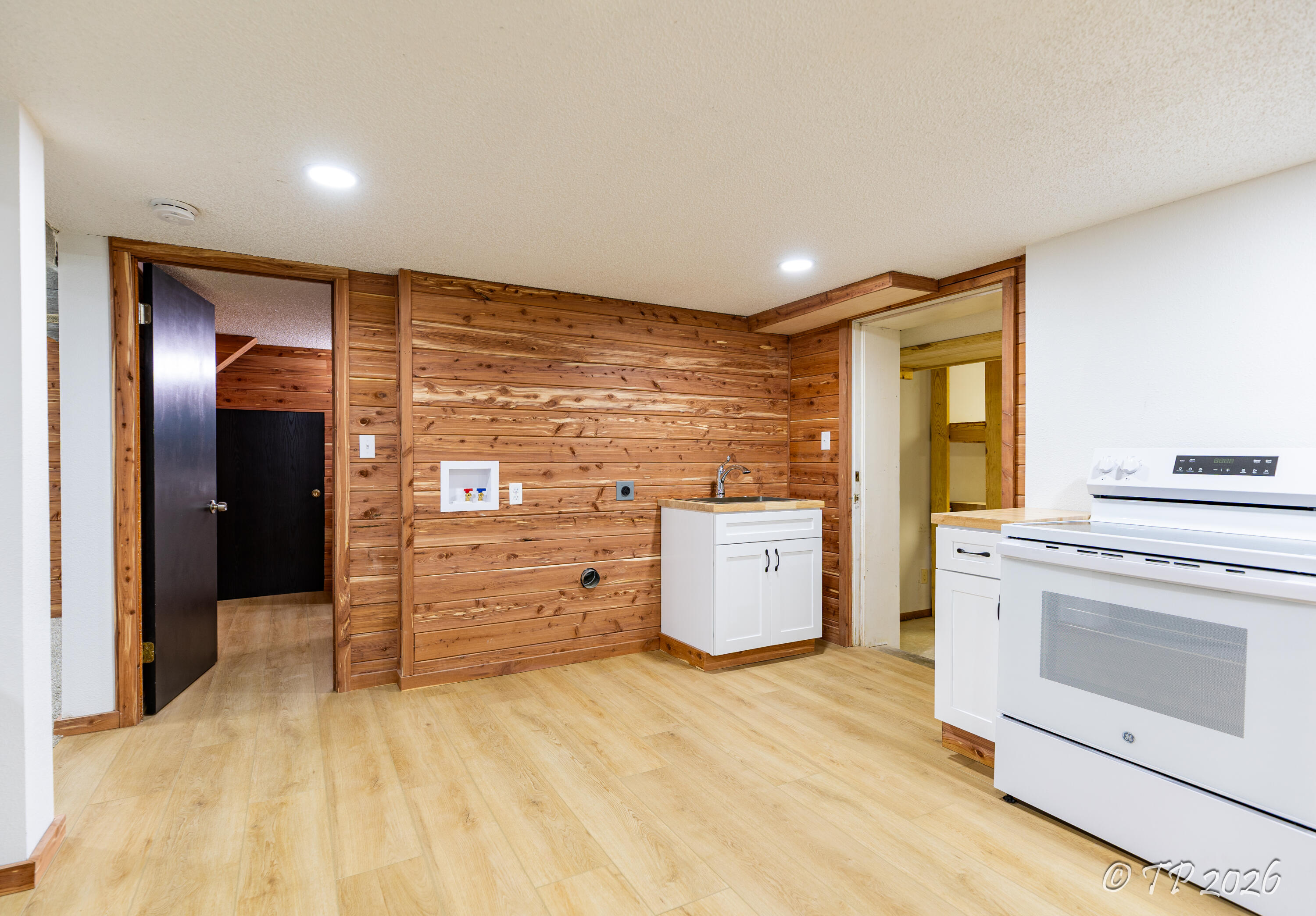 2816 Burke Avenue Property Photo 40