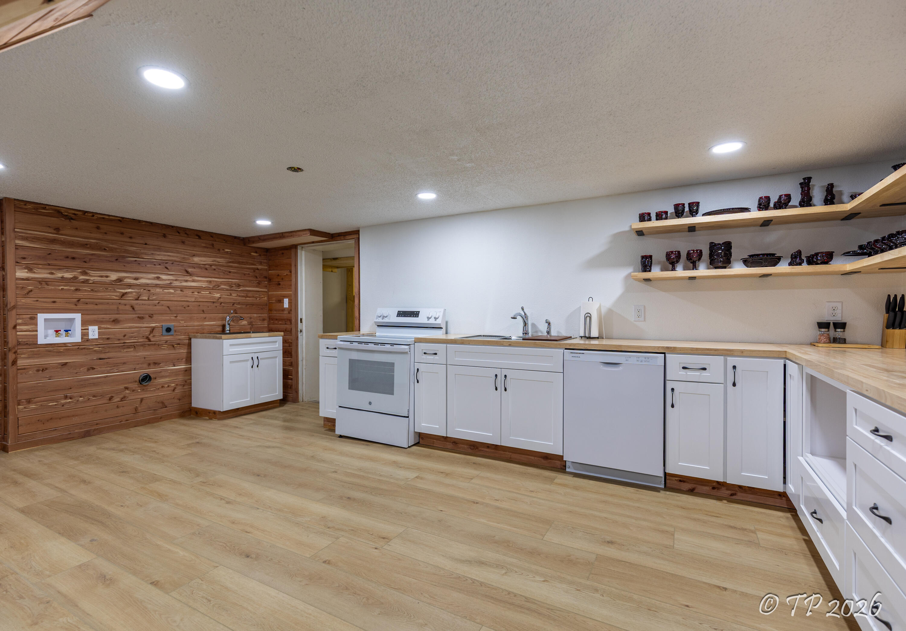 2816 Burke Avenue Property Photo 42
