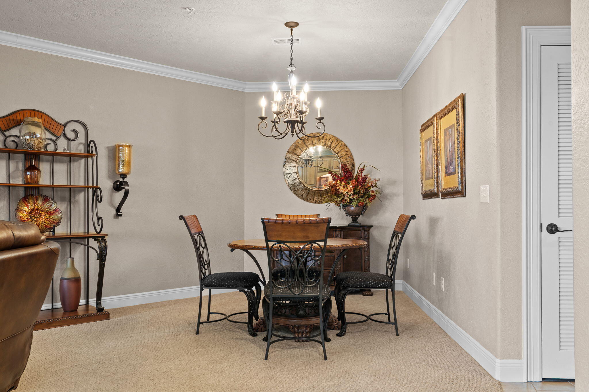130 Royal Vista Drive 605 Property Photo 25