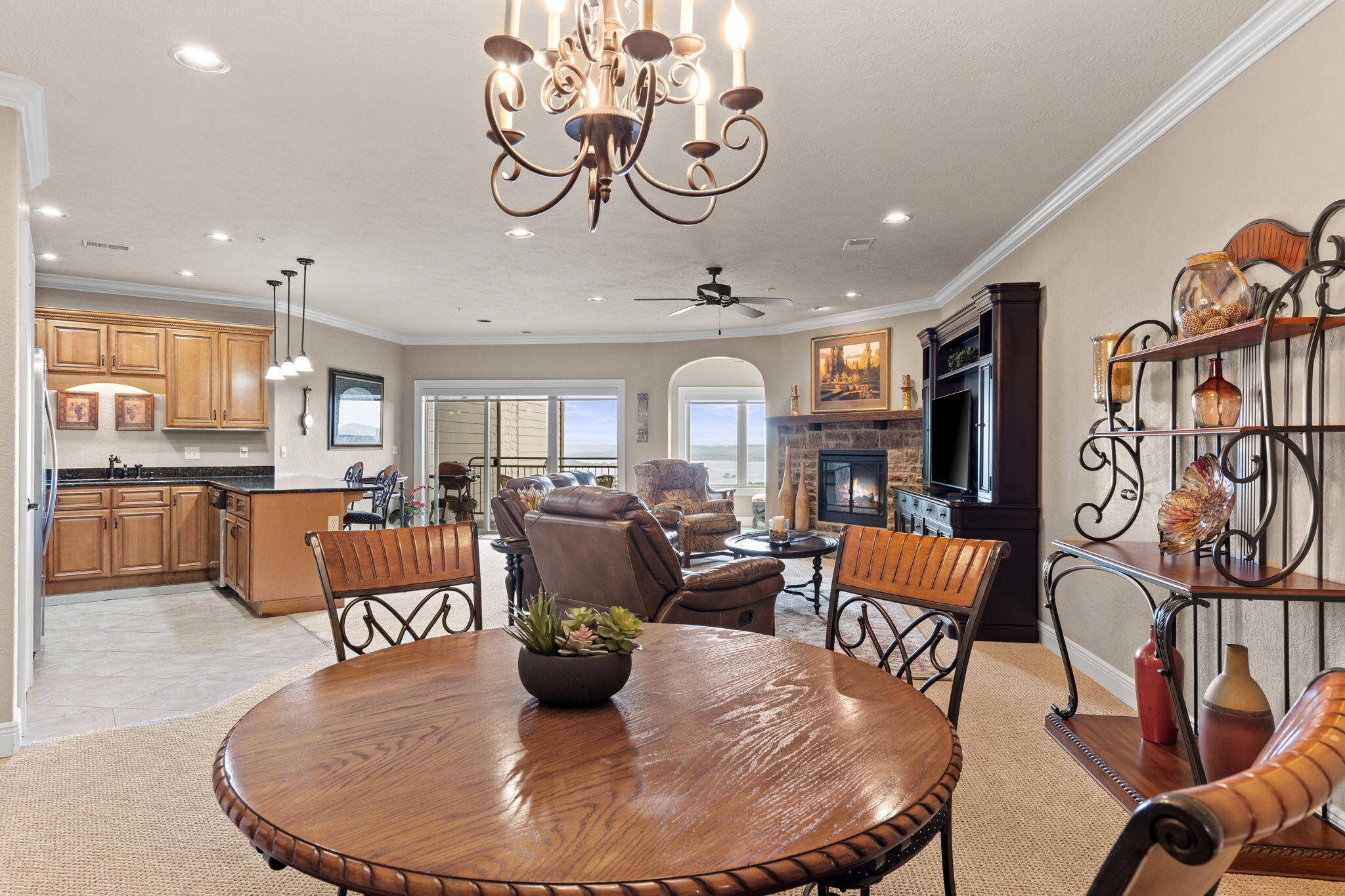 130 Royal Vista Drive 605 Property Photo 26