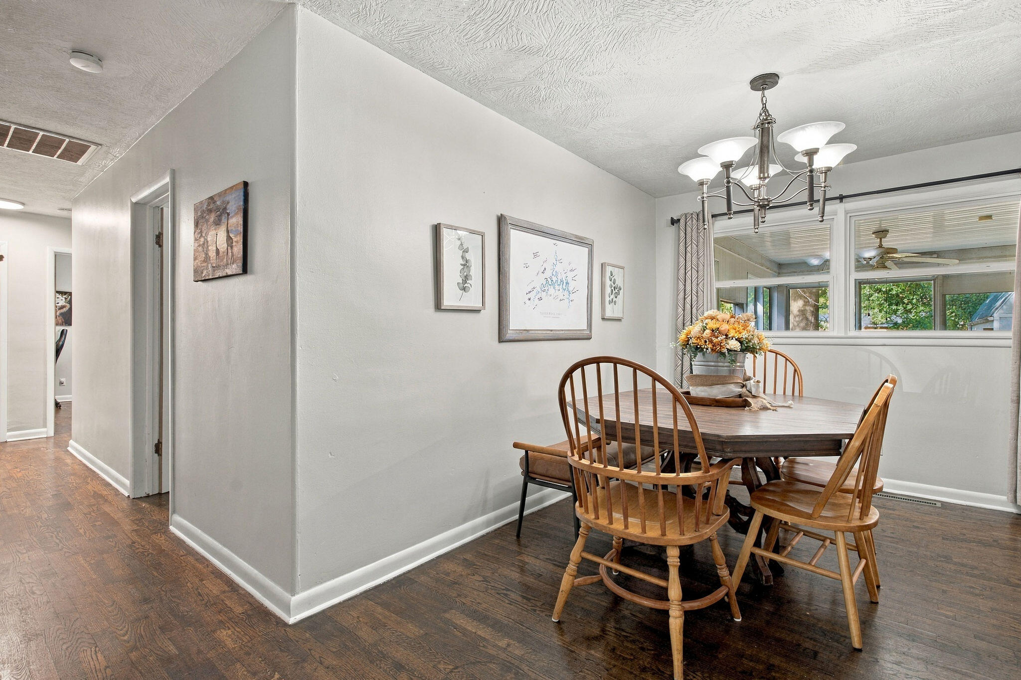 617 North Elmwood Avenue Property Photo 10