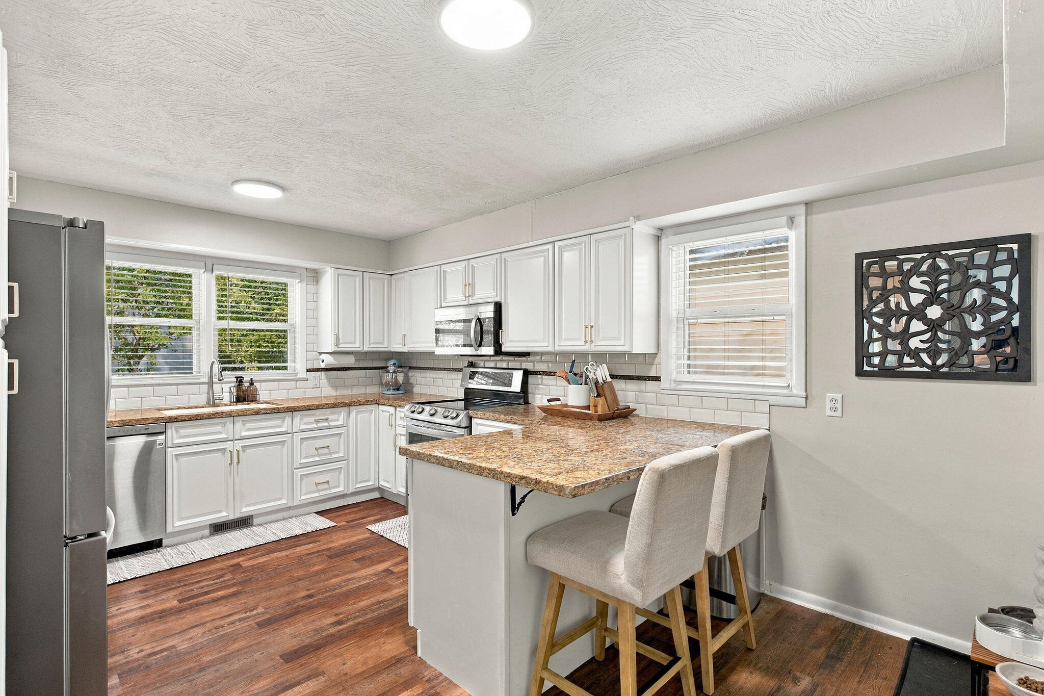 617 North Elmwood Avenue Property Photo 11