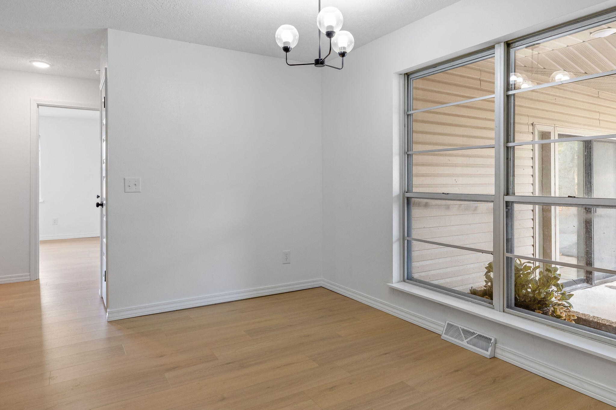5 Woodland Avenue Property Photo 8