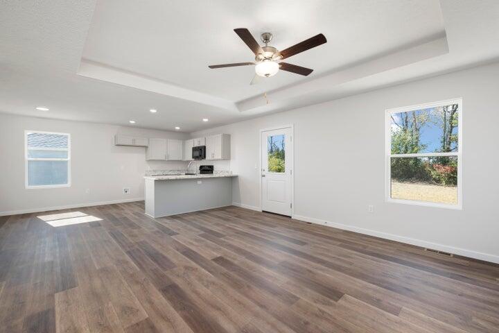 1325 West Maurice Drive Property Photo 1