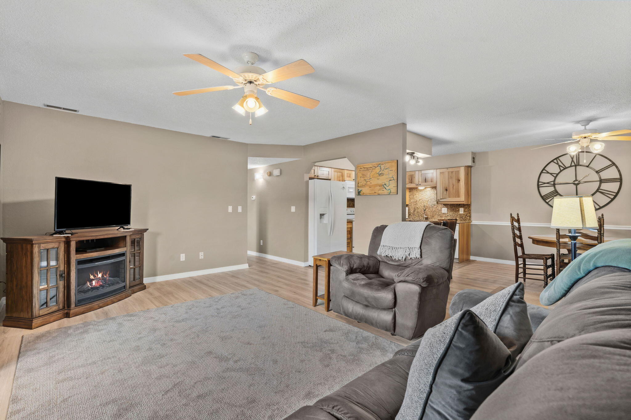 140 Wilshire Drive Unit 45 Property Photo 16