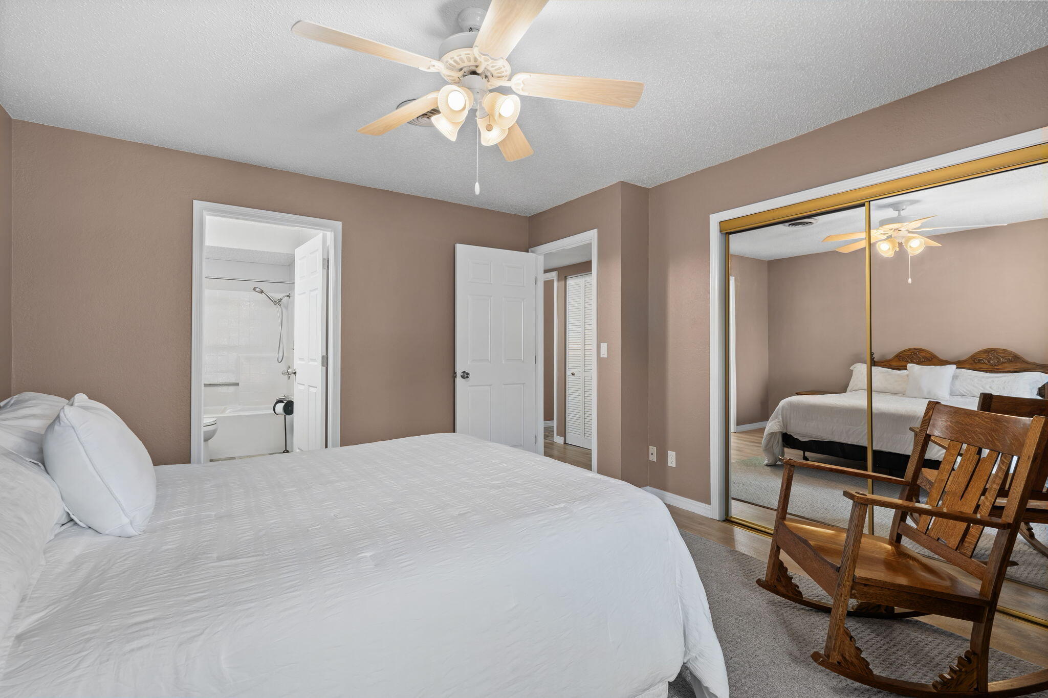 140 Wilshire Drive Unit 45 Property Photo 37