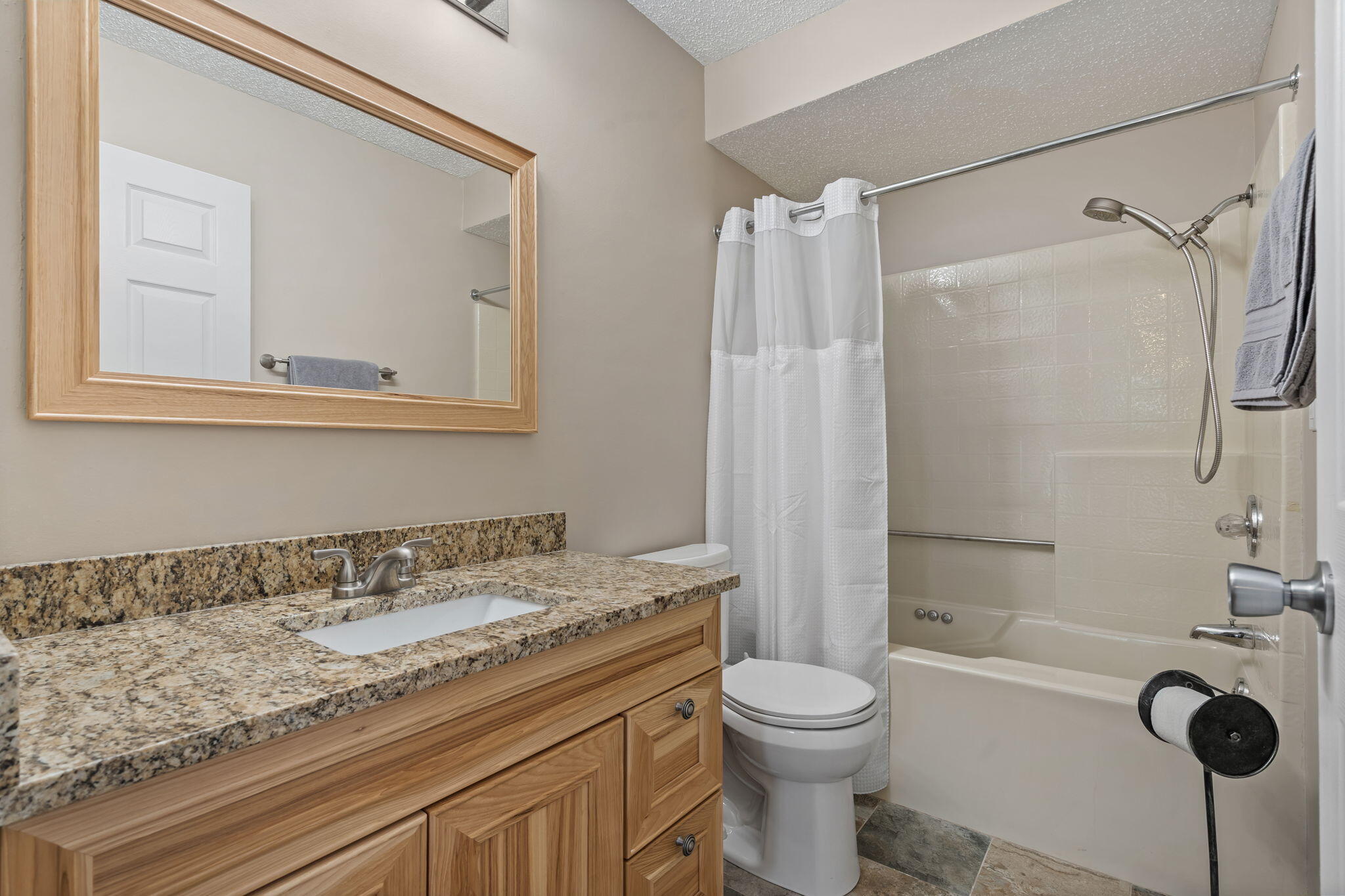 140 Wilshire Drive Unit 45 Property Photo 38