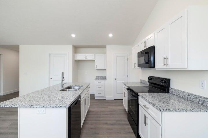 1325 West Kay Street Property Photo 5