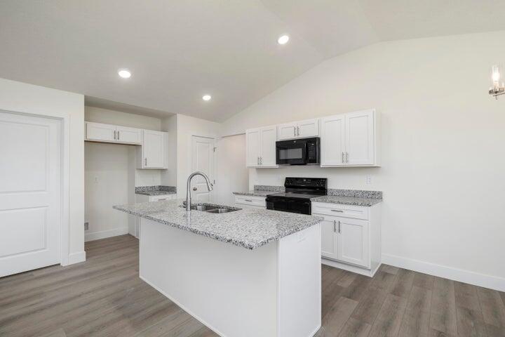 1325 West Kay Street Property Photo 6