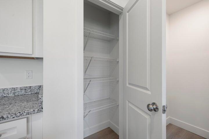 1325 West Kay Street Property Photo 9