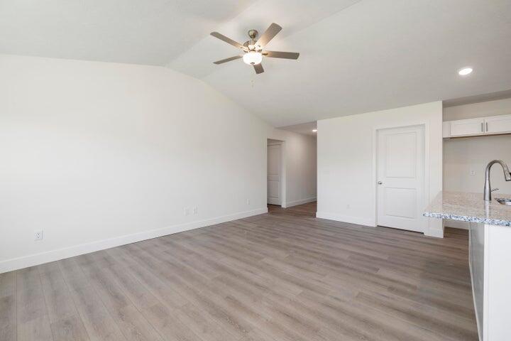 1325 West Kay Street Property Photo 10