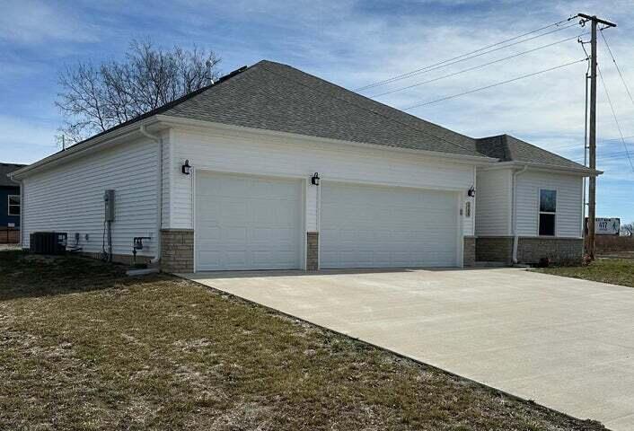 1325 West Kay Street Property Photo 21