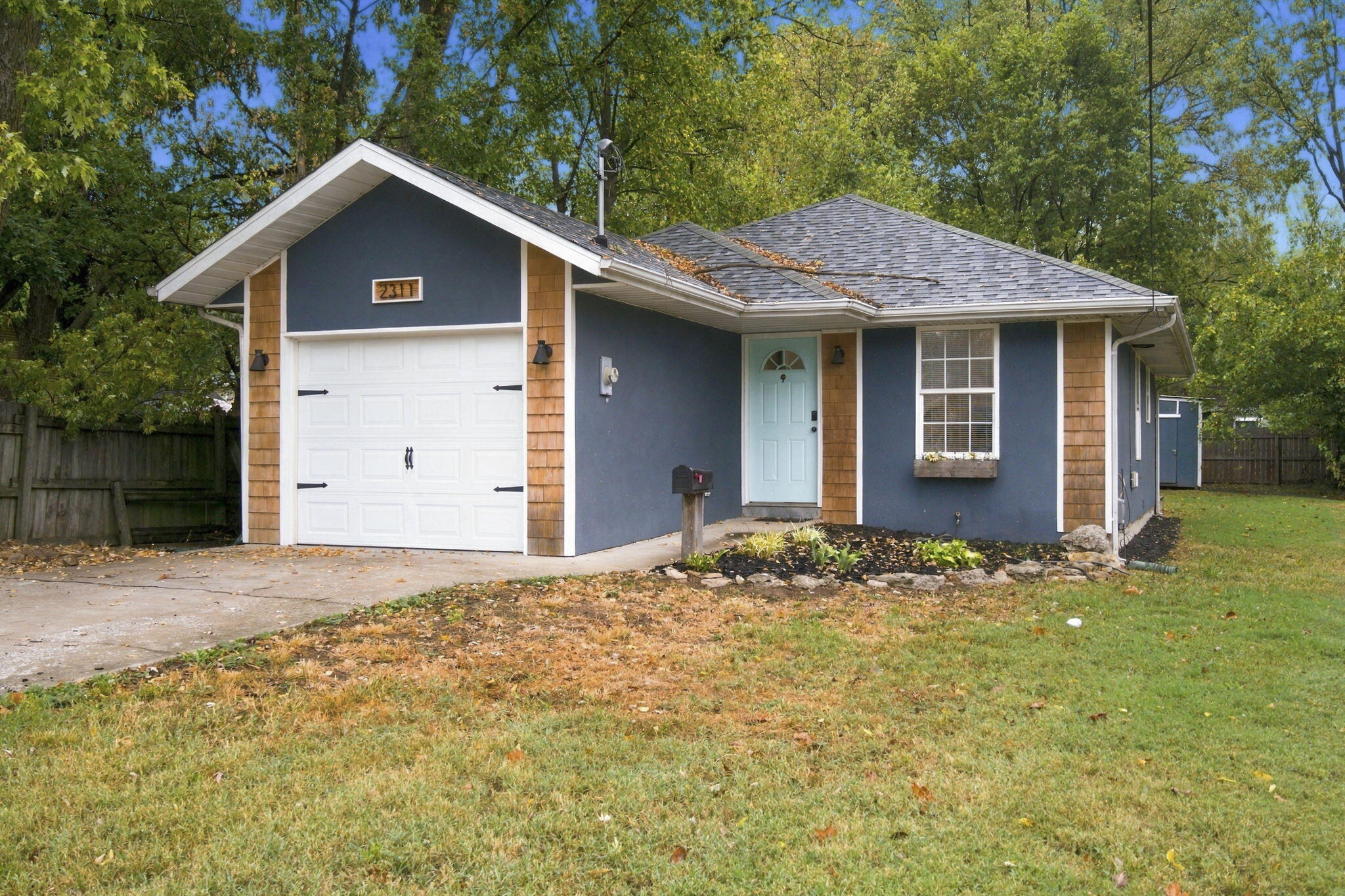 2311 West Nichols Street Property Photo 1