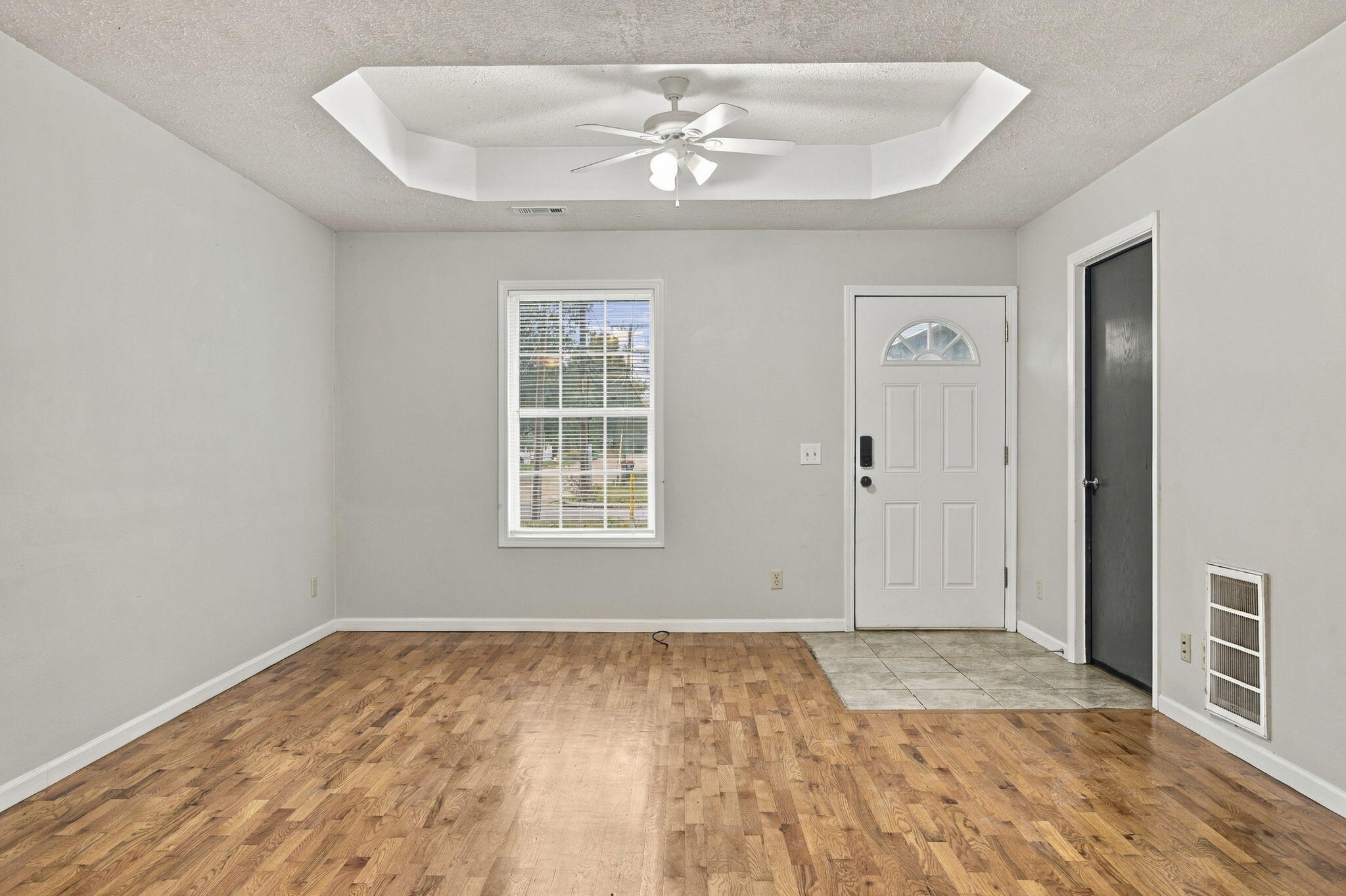 2311 West Nichols Street Property Photo 9