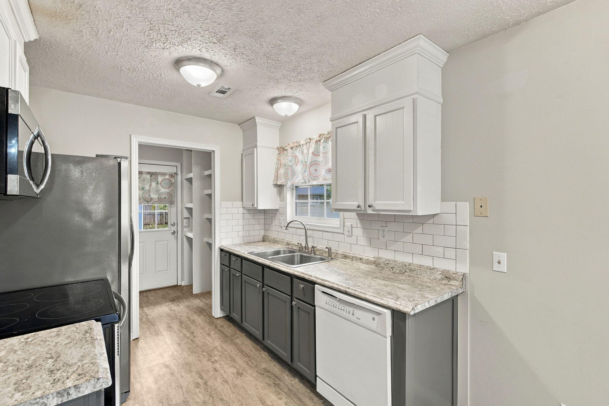 2311 West Nichols Street Property Photo 11