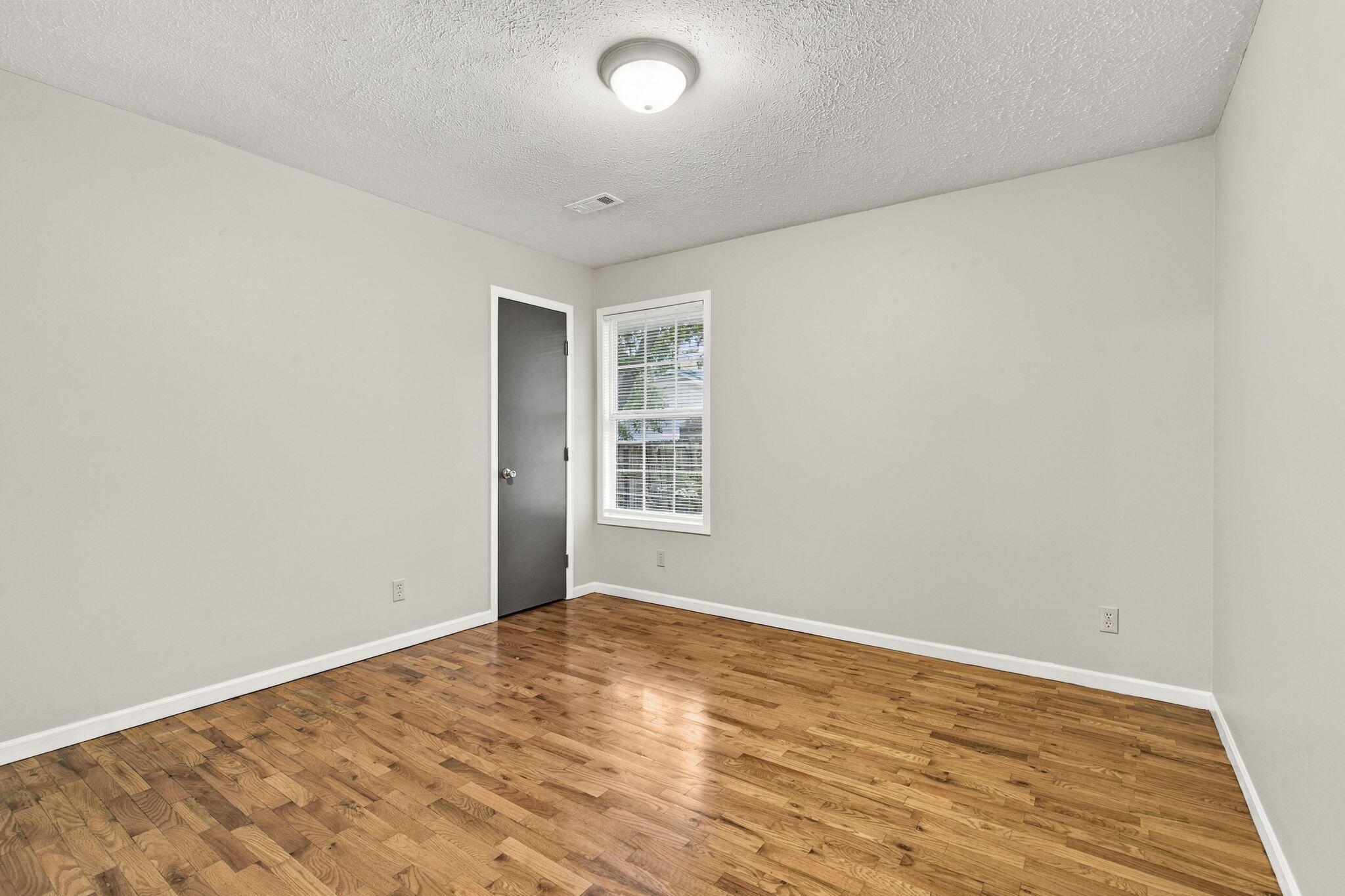 2311 West Nichols Street Property Photo 15