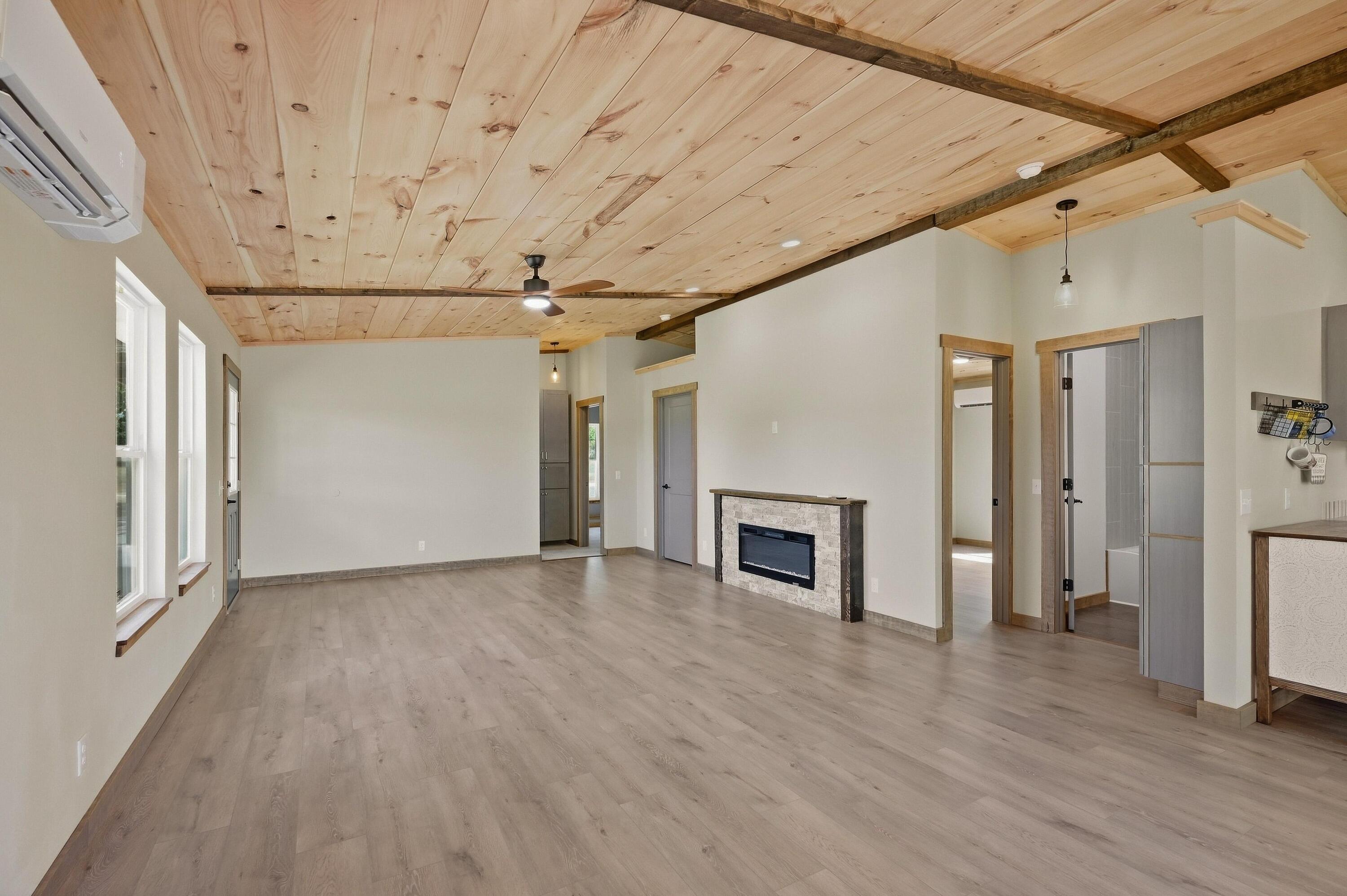 11905 Opal Lane Property Photo 6