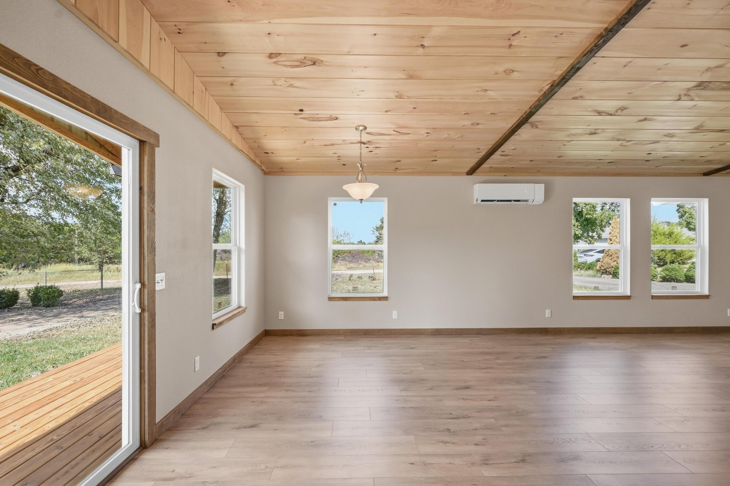 11905 Opal Lane Property Photo 15