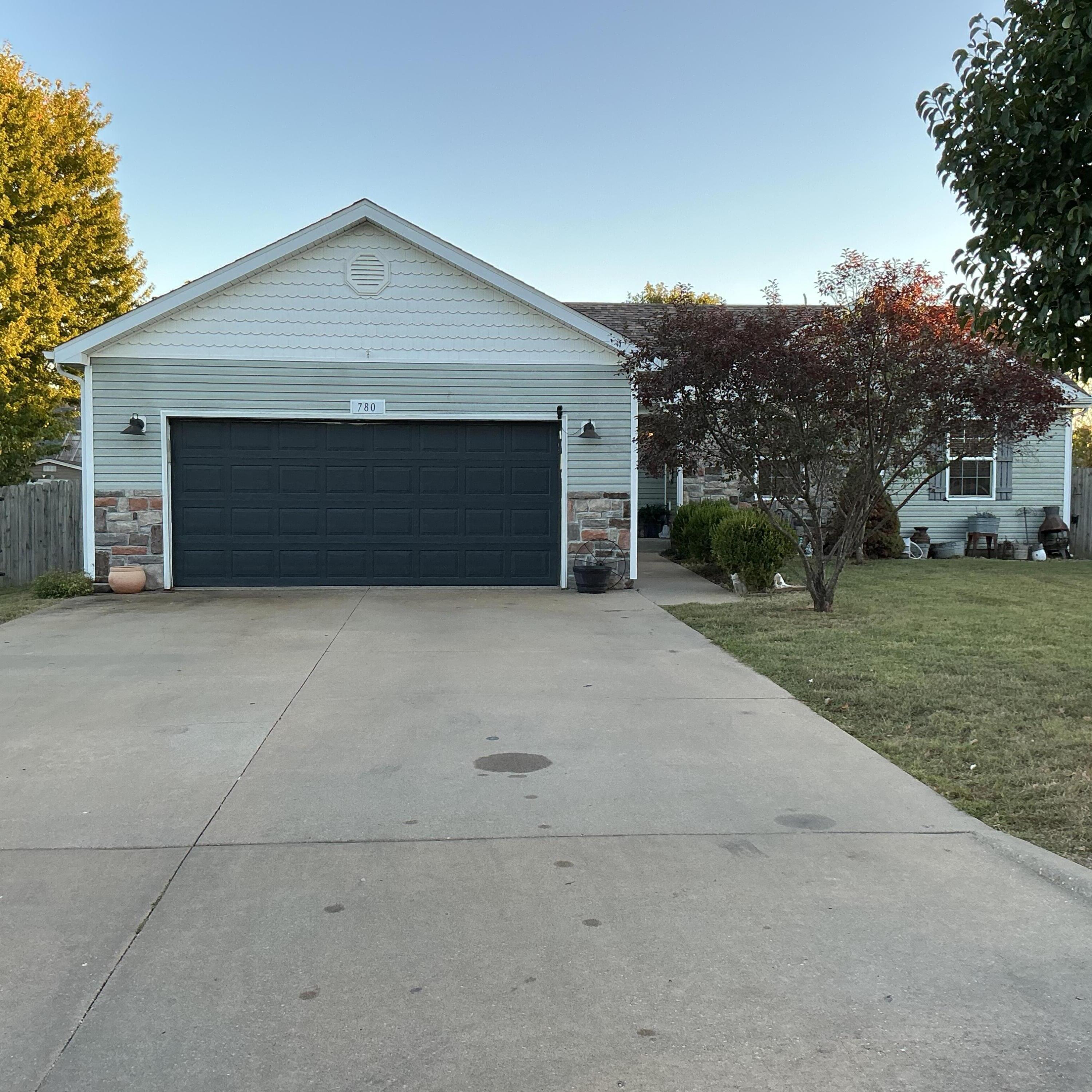 780 East Laird Street Property Photo 3