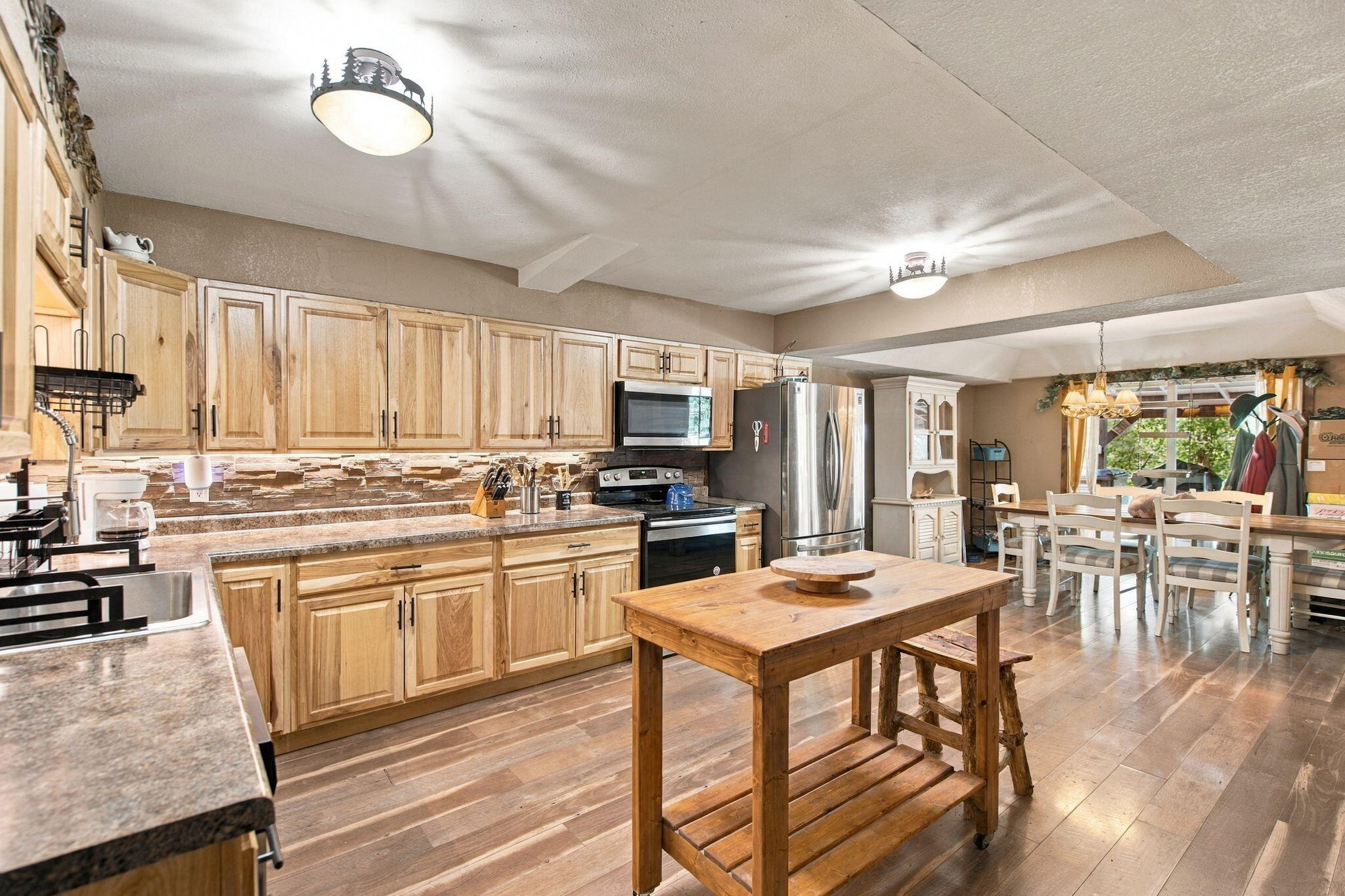 1166 Mills Road Property Photo 7