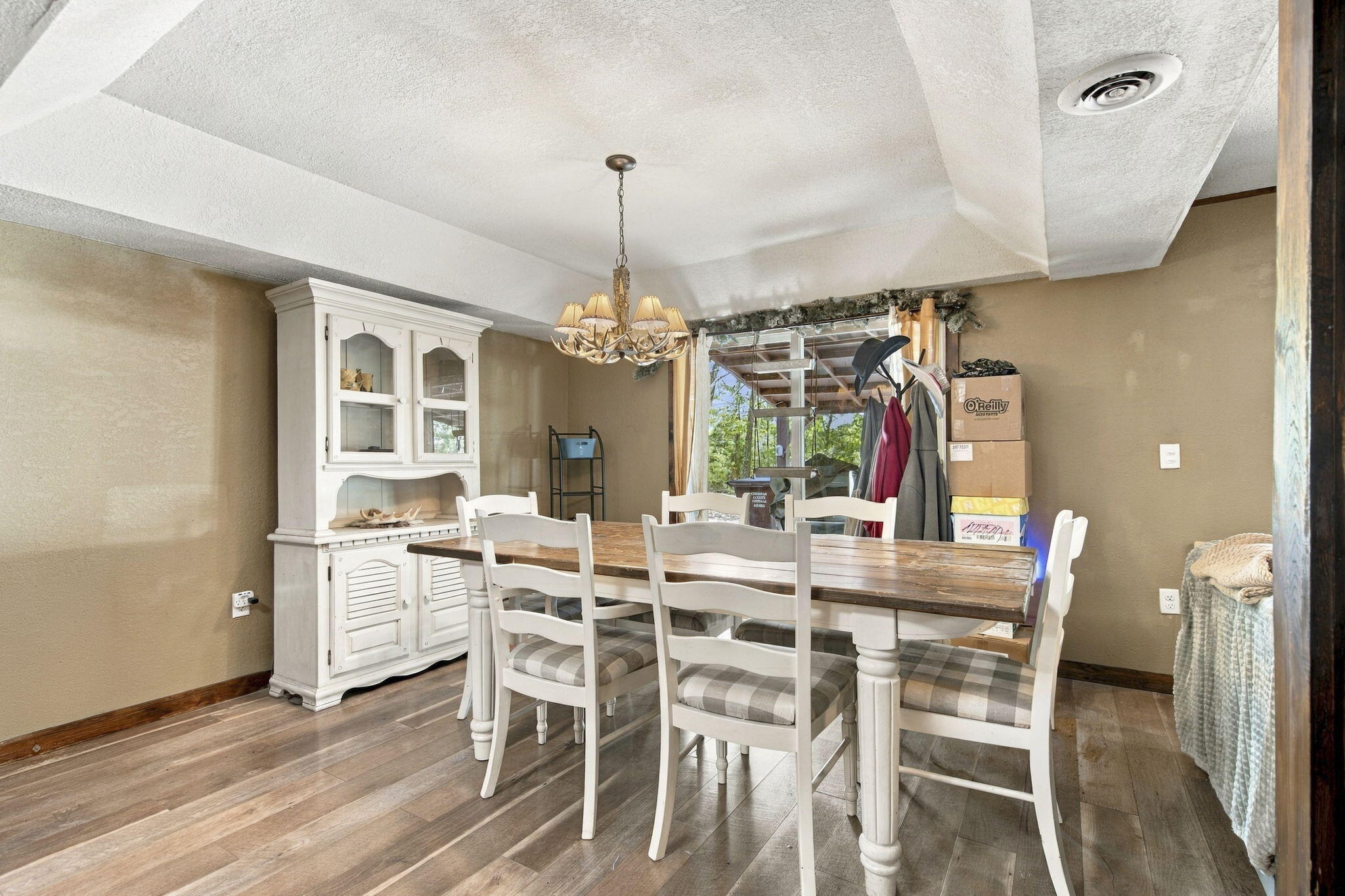 1166 Mills Road Property Photo 9