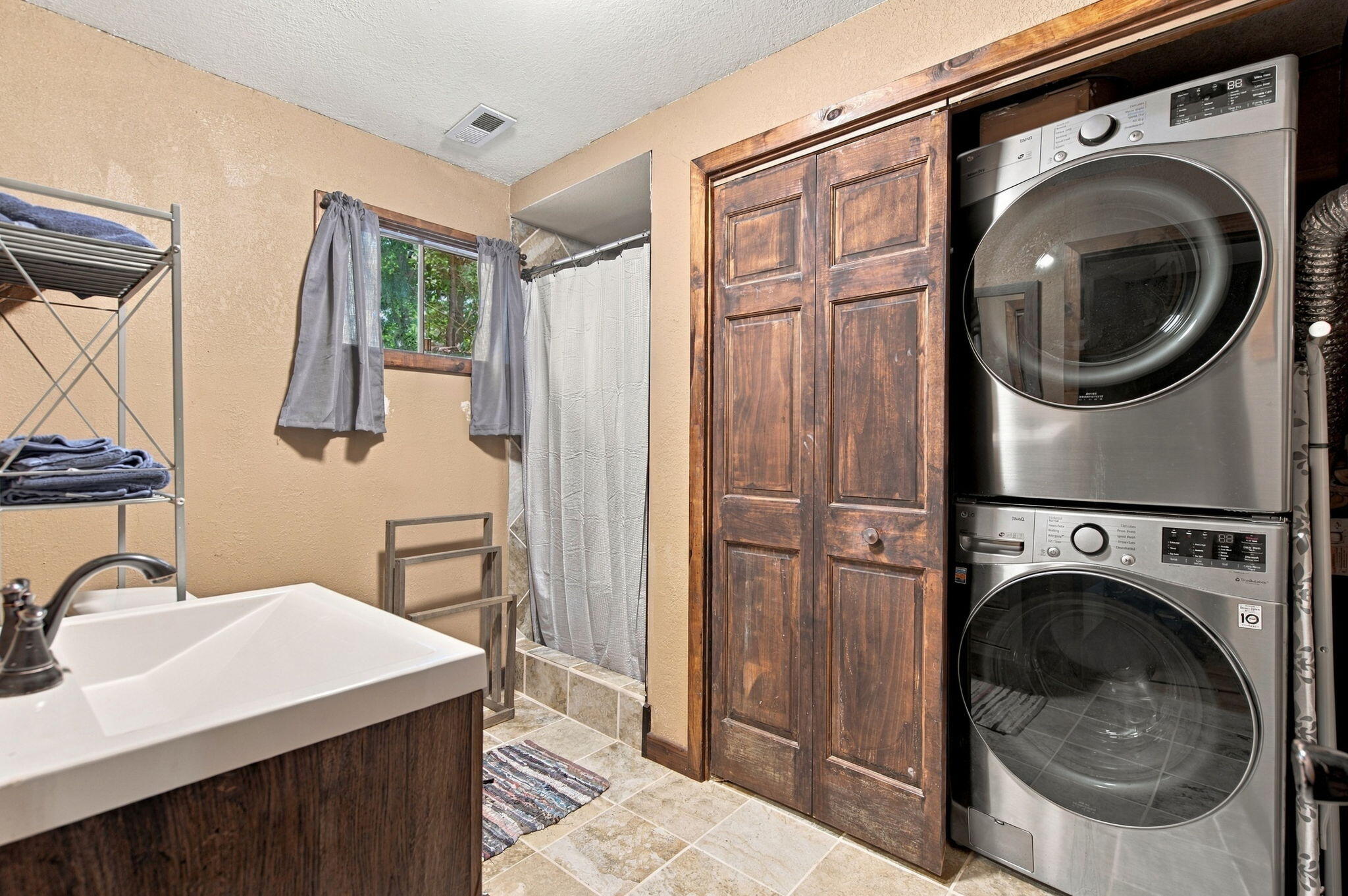 1166 Mills Road Property Photo 17