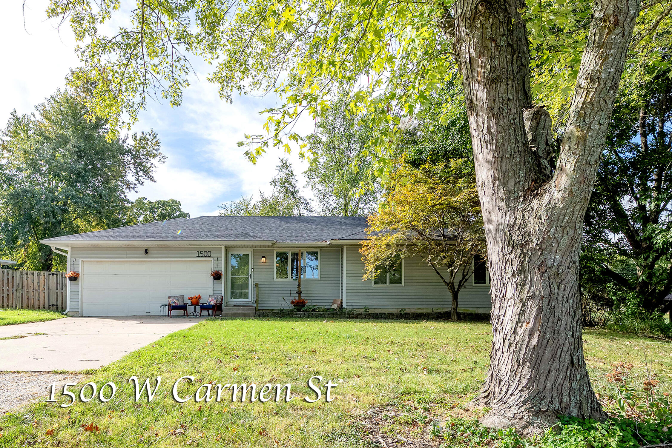 1500 West Carmen Street Property Photo 2