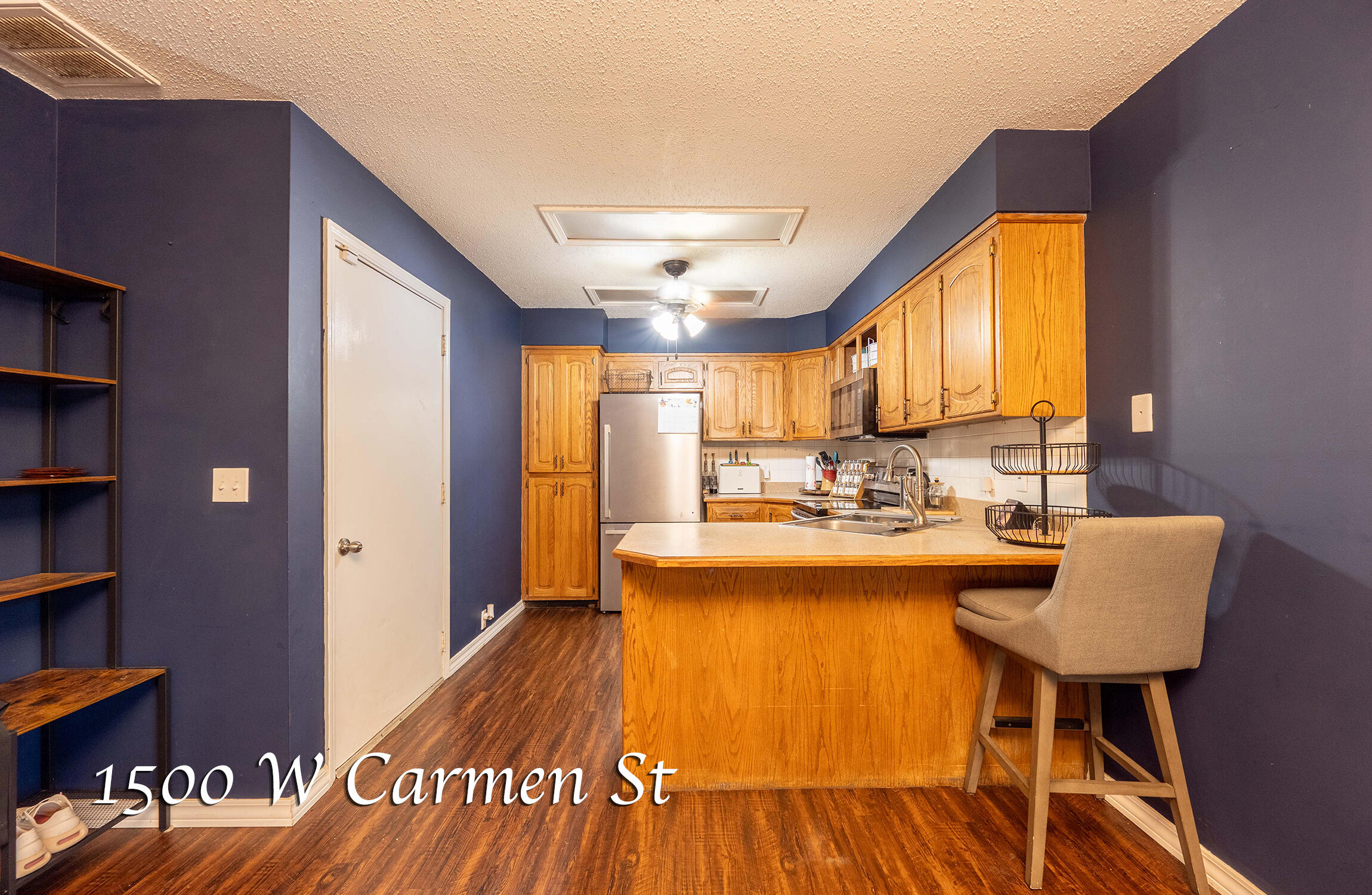 1500 West Carmen Street Property Photo 9