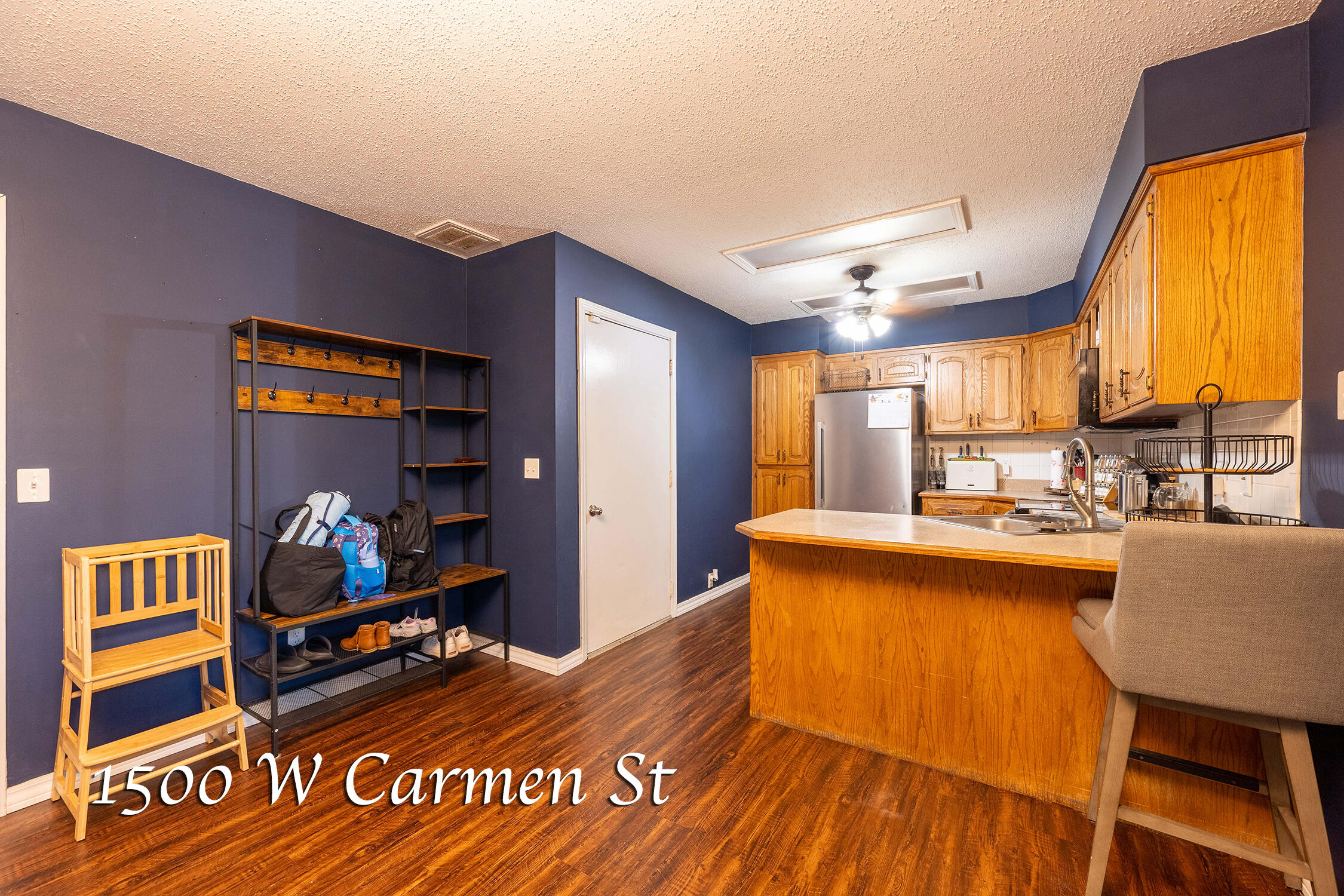 1500 West Carmen Street Property Photo 10