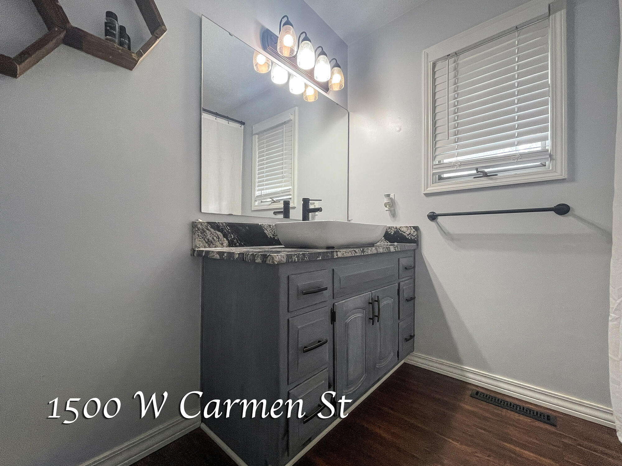 1500 West Carmen Street Property Photo 28