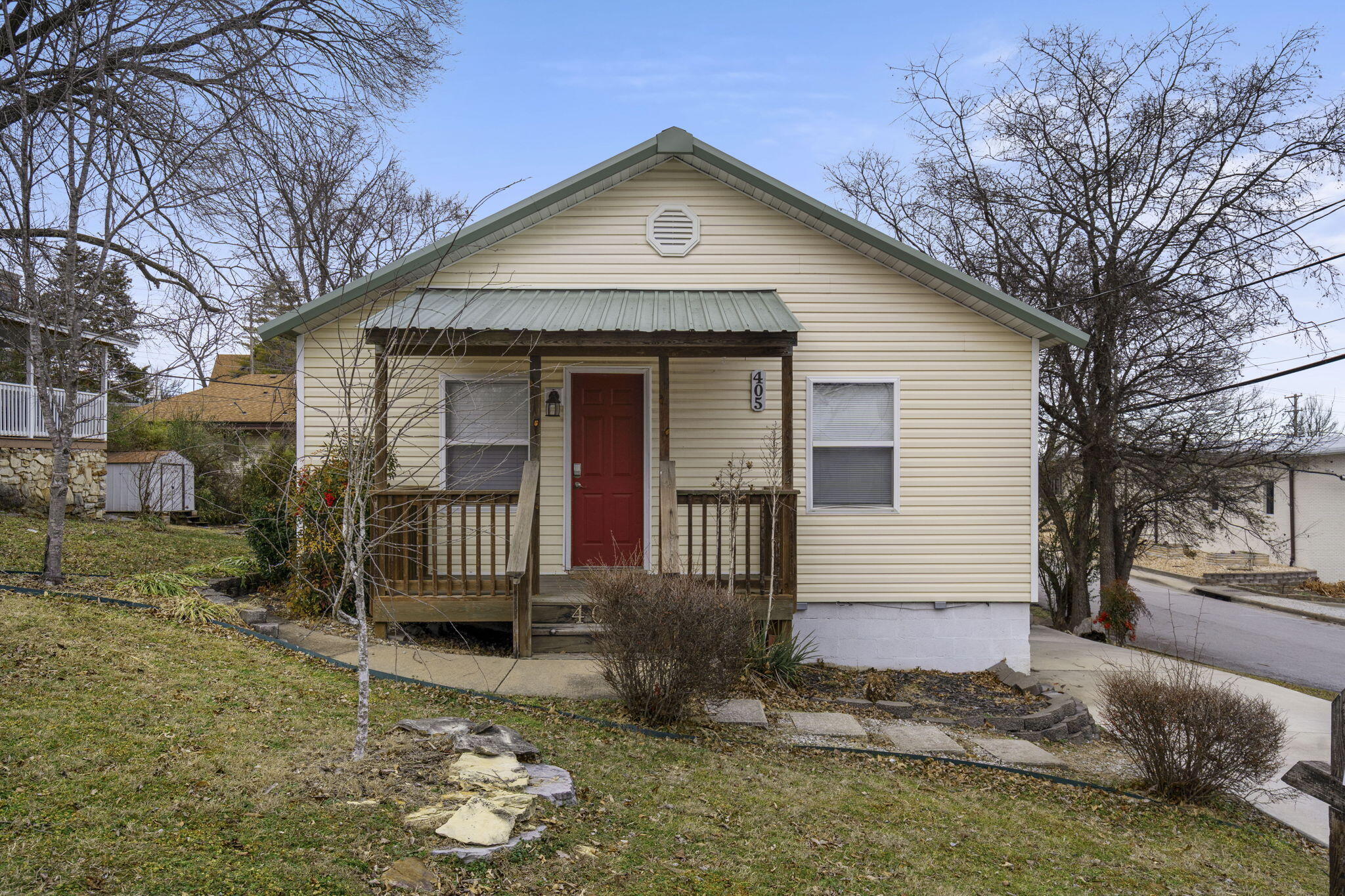 405 & 407 West College Street Property Photo 10