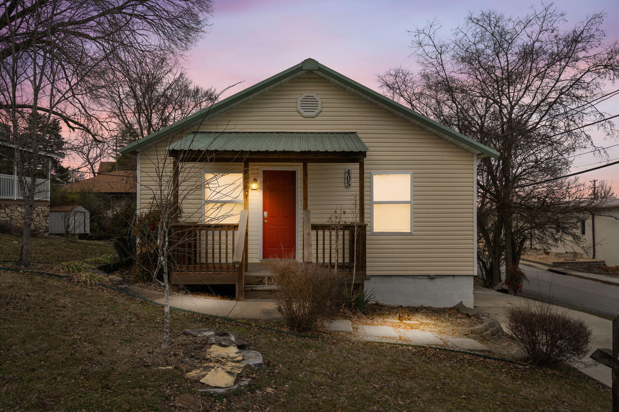 405 & 407 West College Street Property Photo 11