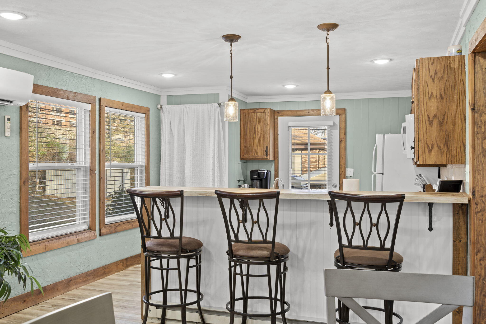 405 & 407 West College Street Property Photo 25