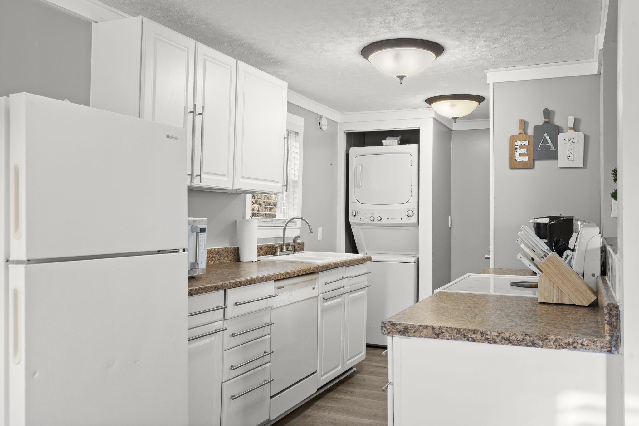 405 & 407 West College Street Property Photo 61