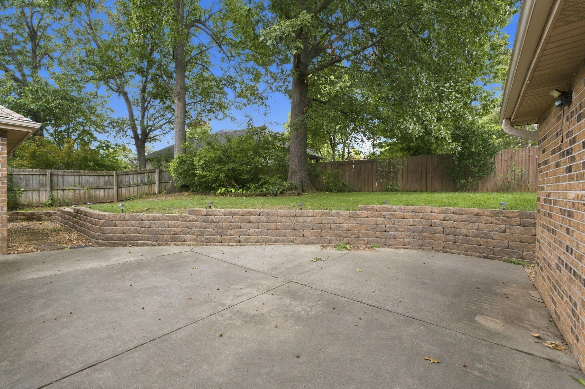 817 East Gaslight Drive Property Photo 21
