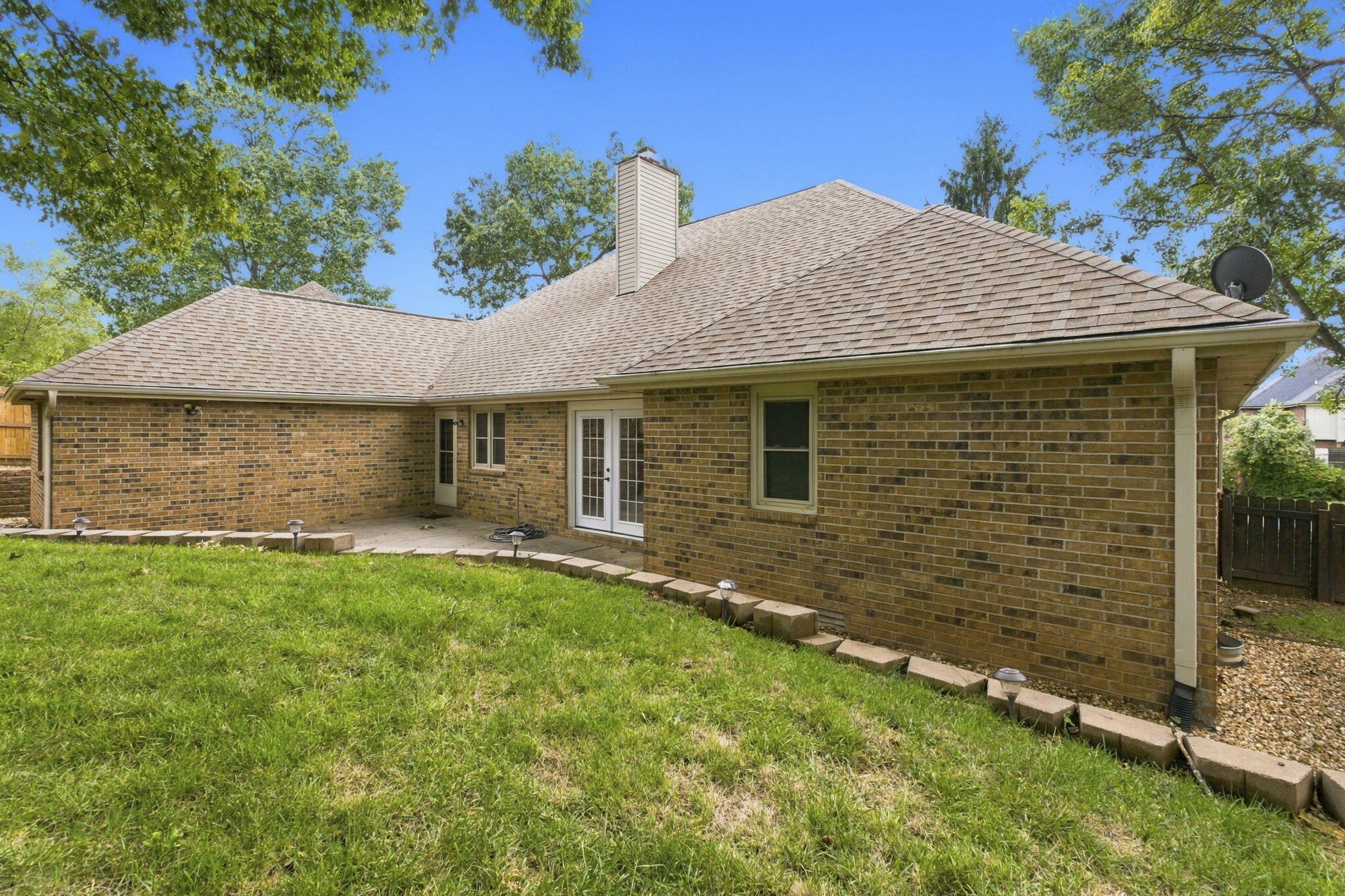 817 East Gaslight Drive Property Photo 22