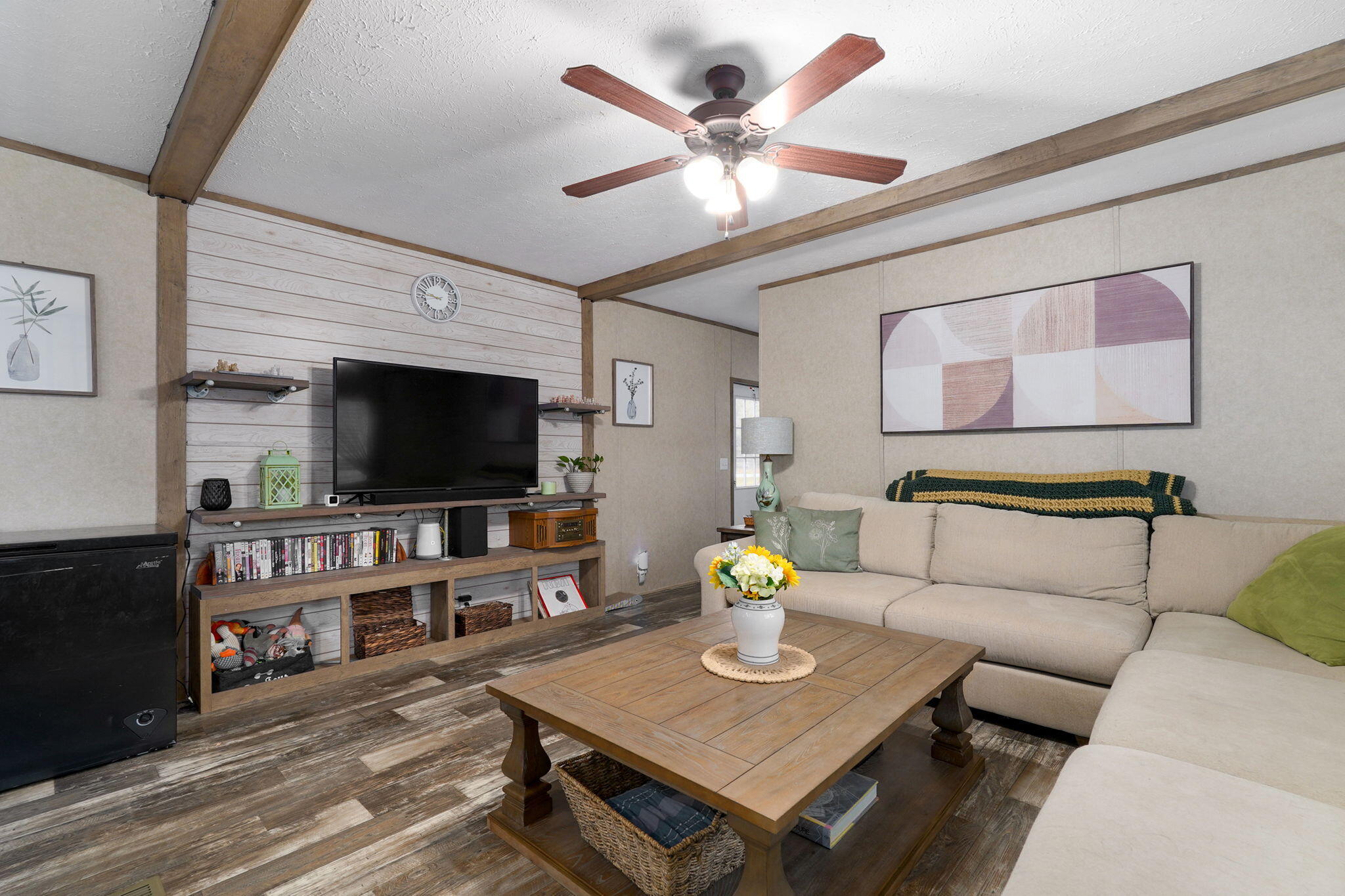 2041 2043 Us Highway 65 Property Photo 6