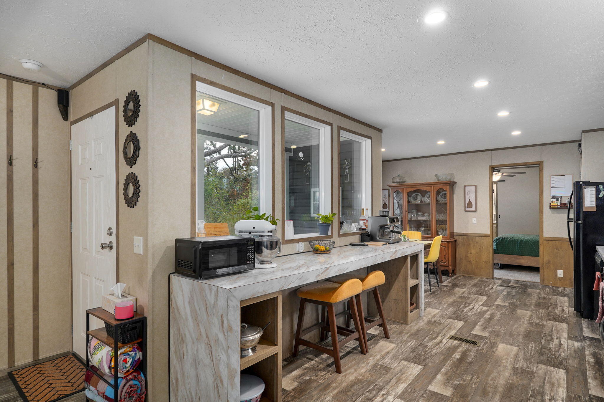 2041 2043 Us Highway 65 Property Photo 10