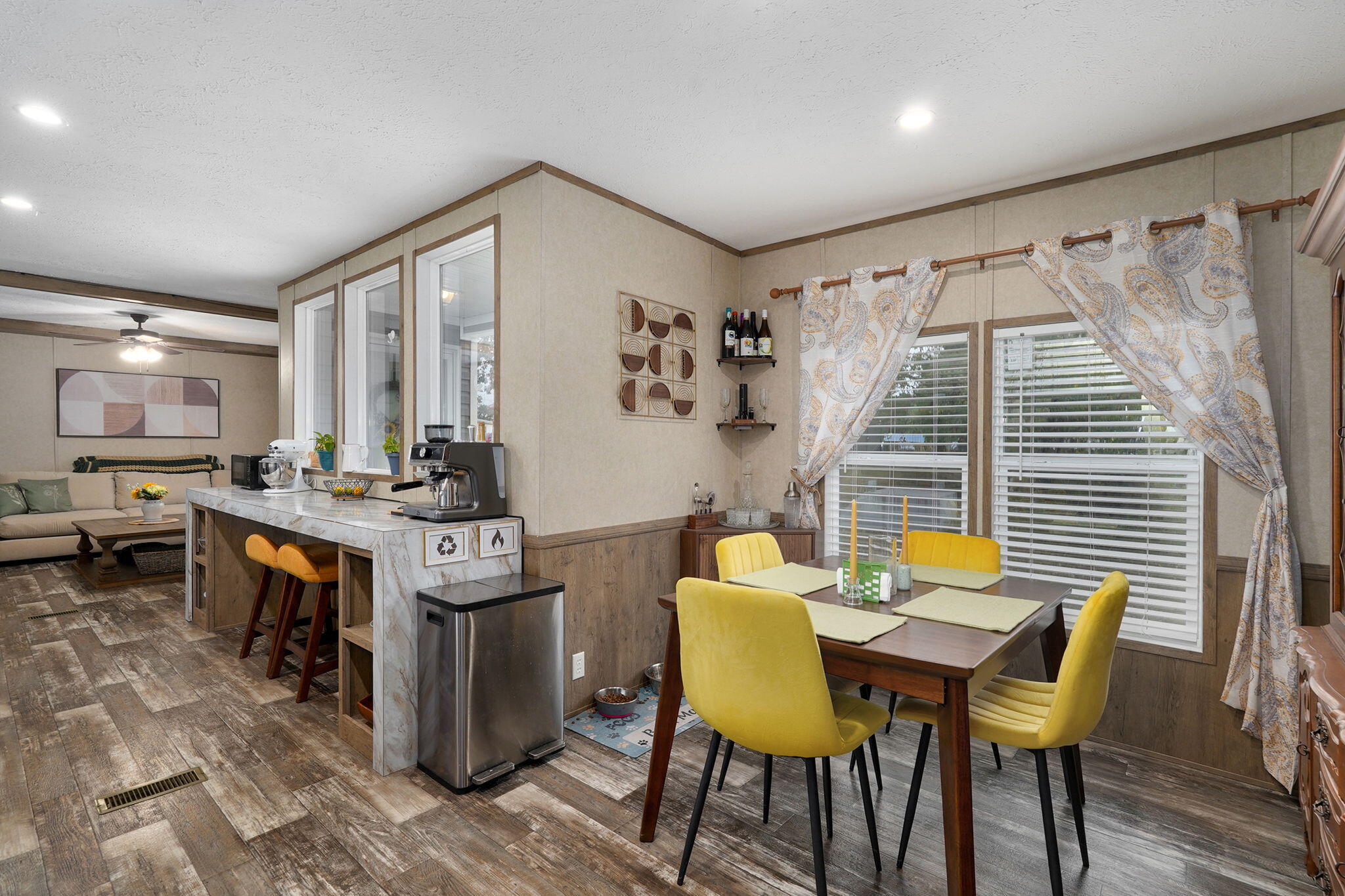2041 2043 Us Highway 65 Property Photo 12