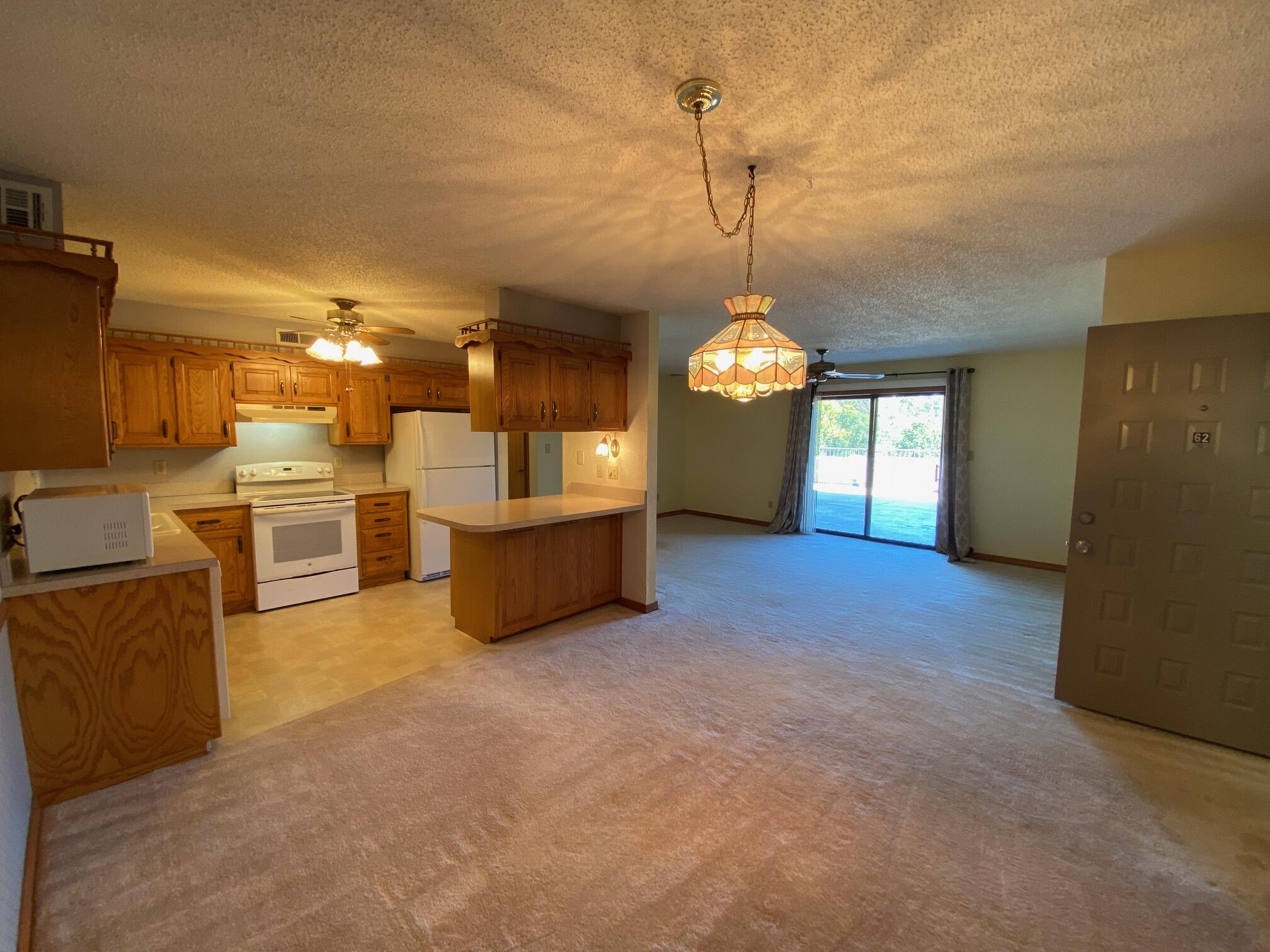 160 Wilshire Drive 62 Property Photo 8