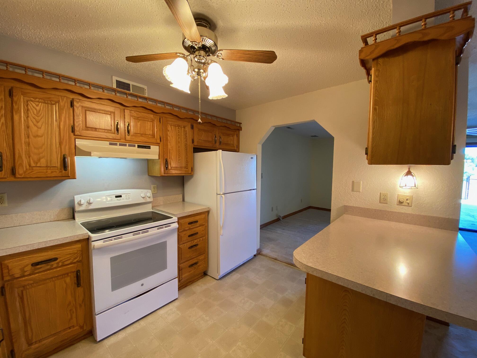 160 Wilshire Drive 62 Property Photo 11