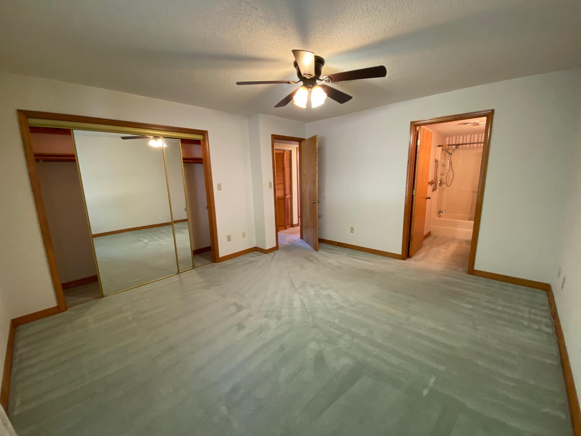 160 Wilshire Drive 62 Property Photo 13
